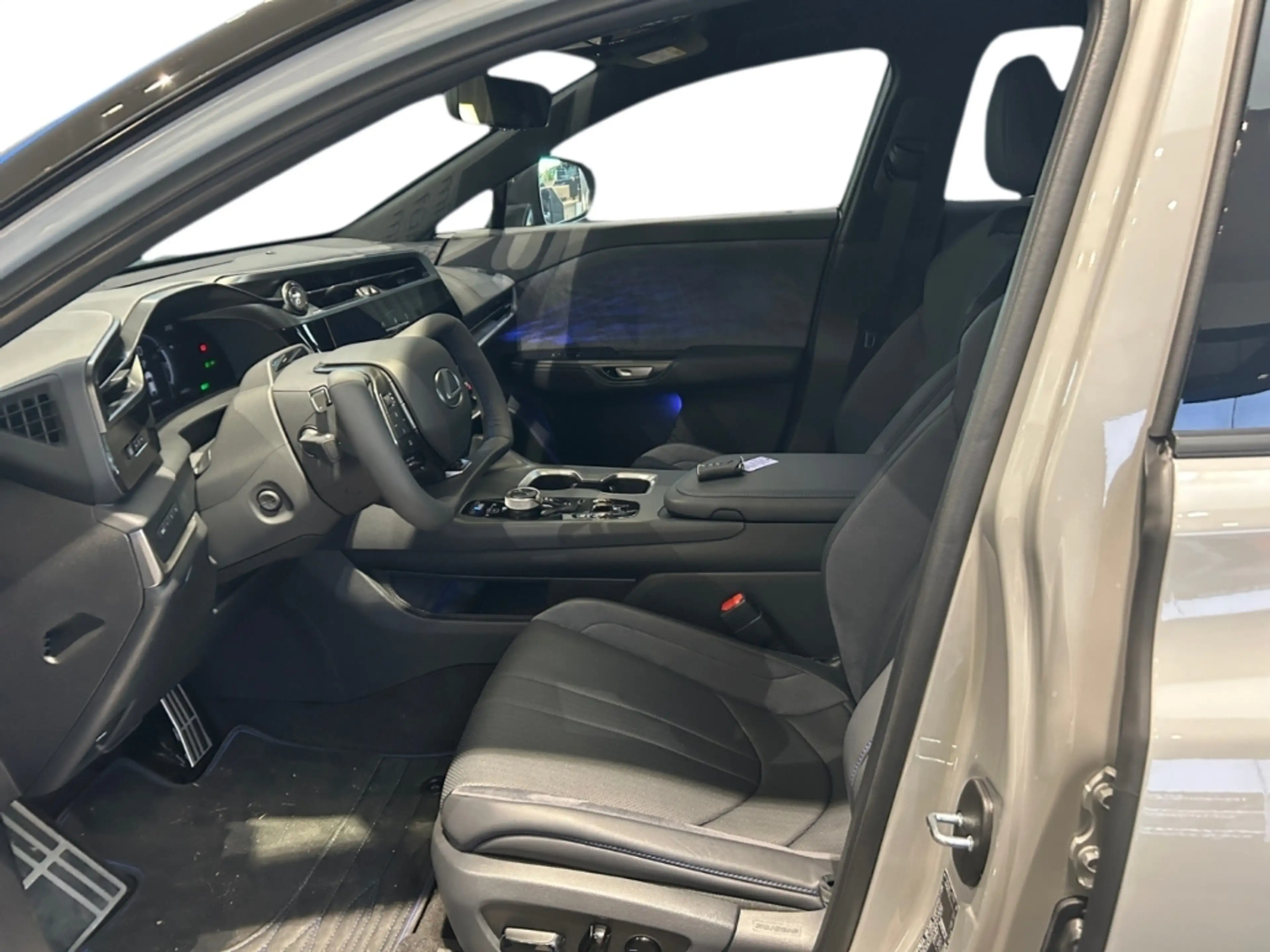 Lexus RZ 550e F-Sport Steer by Wire — photo 12