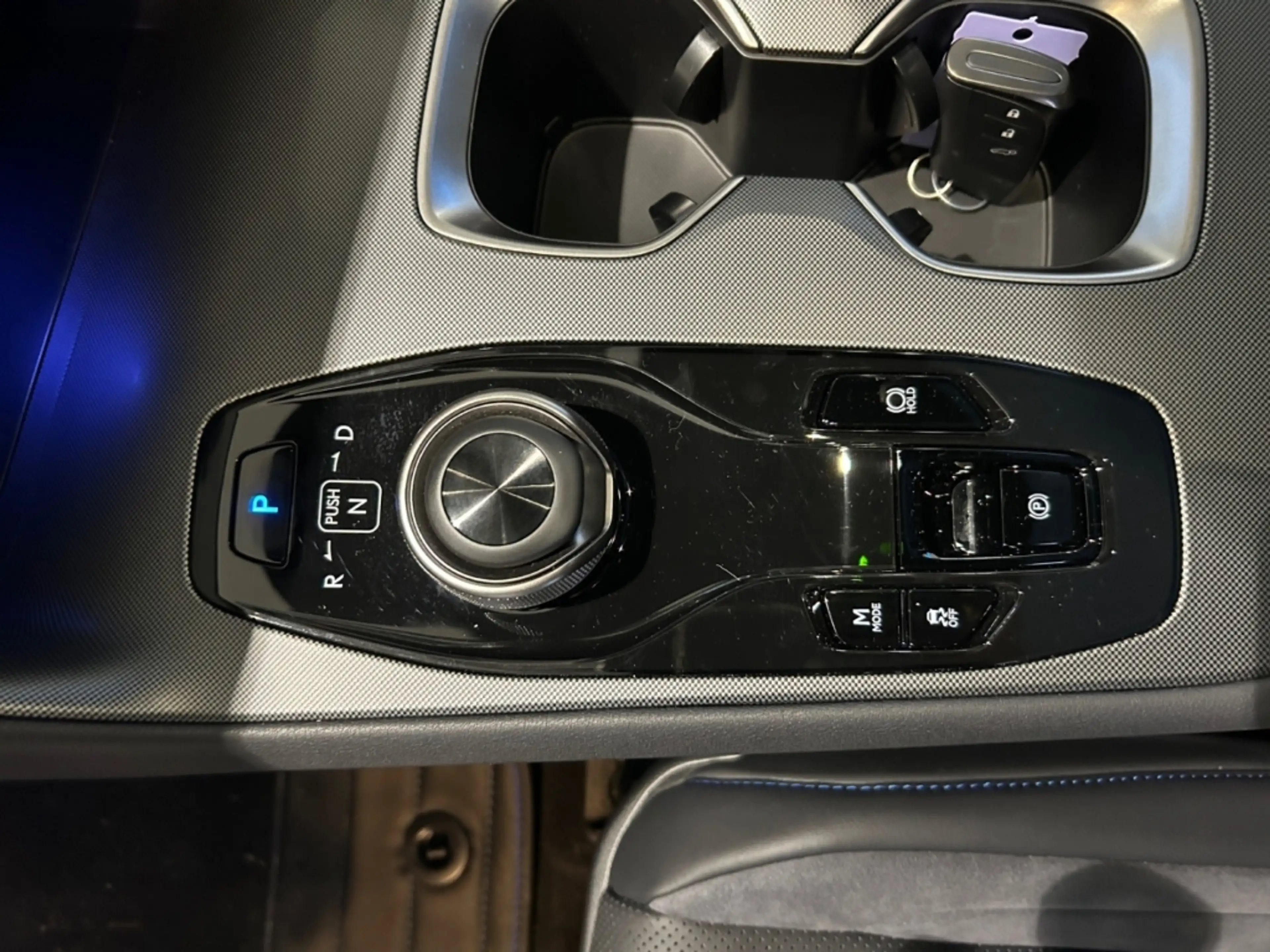 Lexus RZ 550e F-Sport Steer by Wire — photo 13