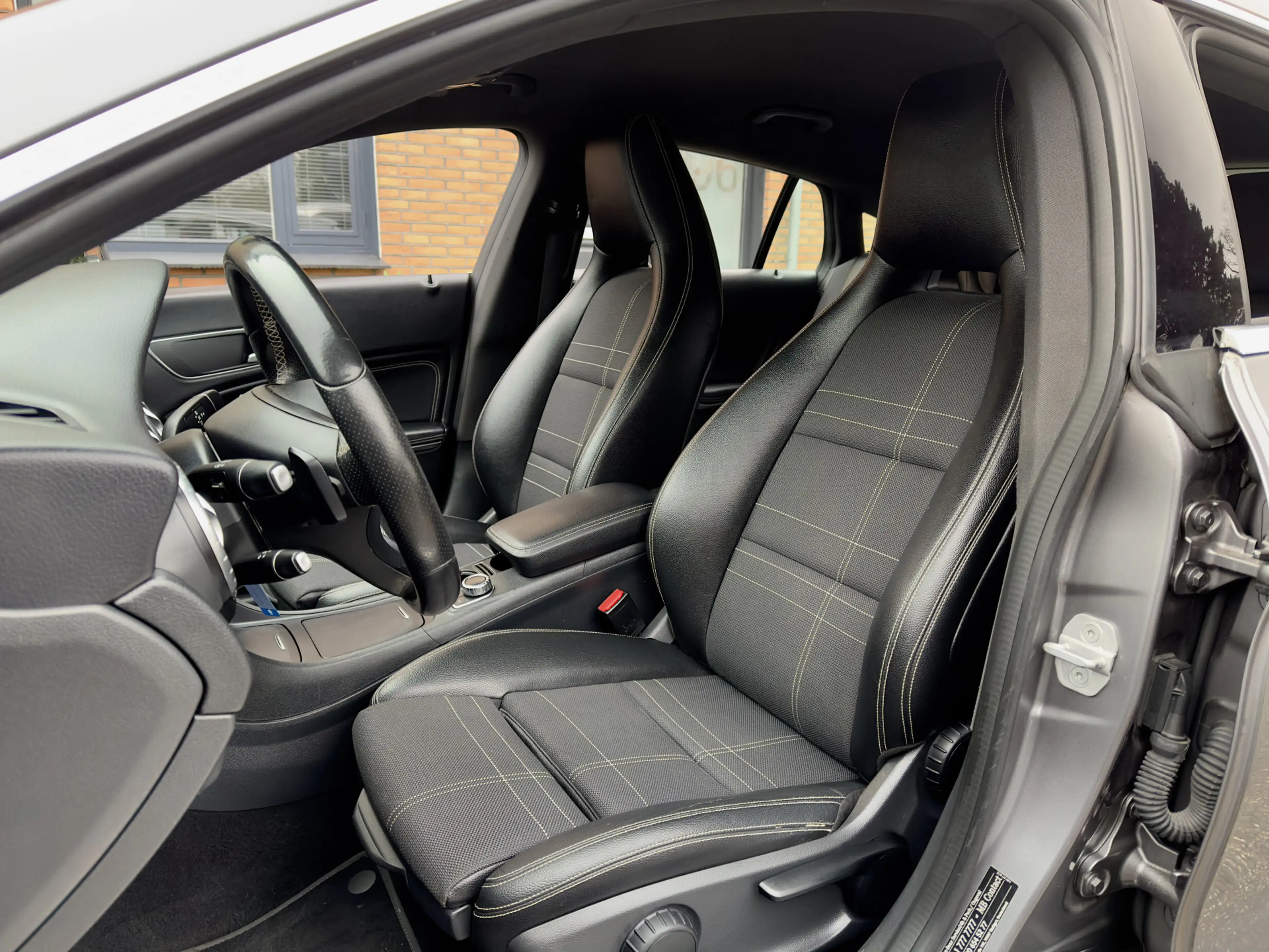Mercedes-Benz CLA 200 Shooting Brake 200D ACTIE! BETAAL NU 50% 6450 DE R — photo 14