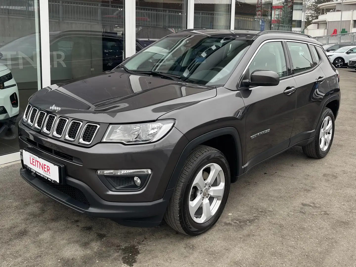 Jeep Compass Longitude 4WD Grau - 1