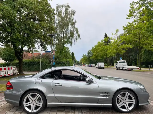 Mercedes-Benz SLR view 7