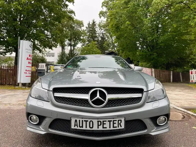 Mercedes-Benz SLR view 10