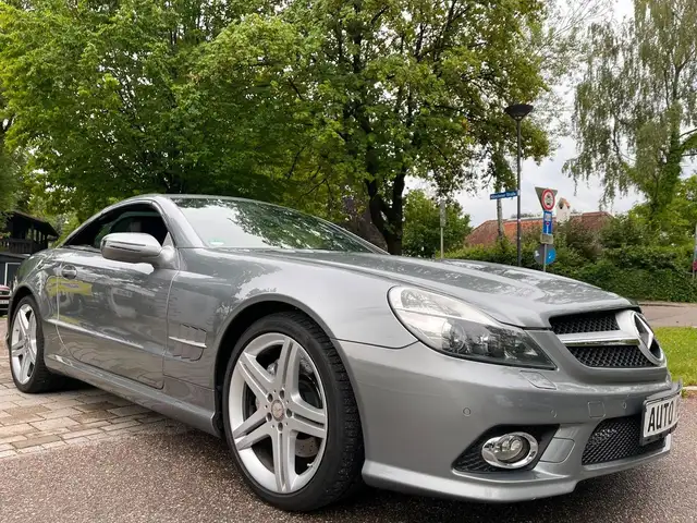 Mercedes-Benz SLR view 9