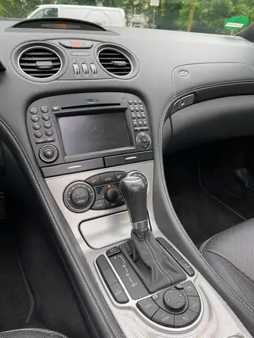 Mercedes-Benz SLR view 15