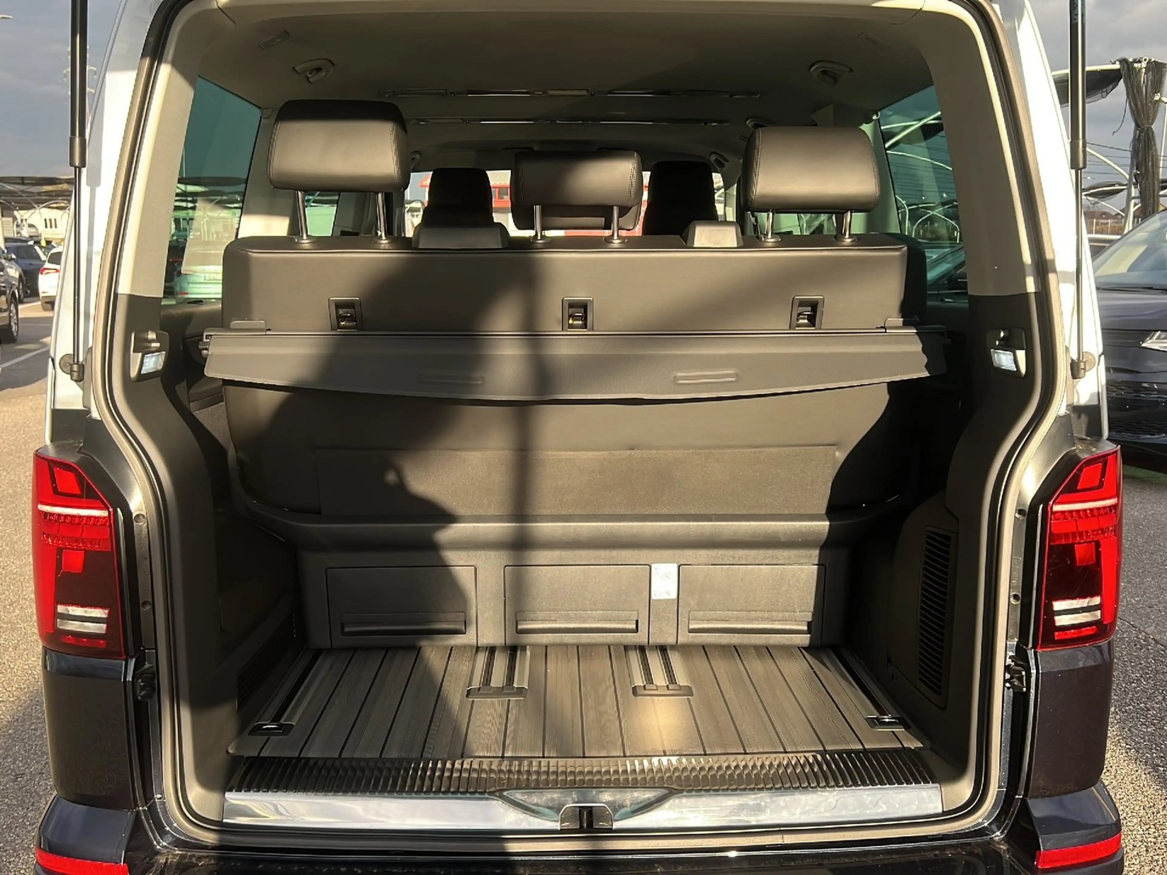 Volkswagen T6.1 Multivan VW T6.1 T6.1 Multivan Highline TDI 4MOTION — photo 15