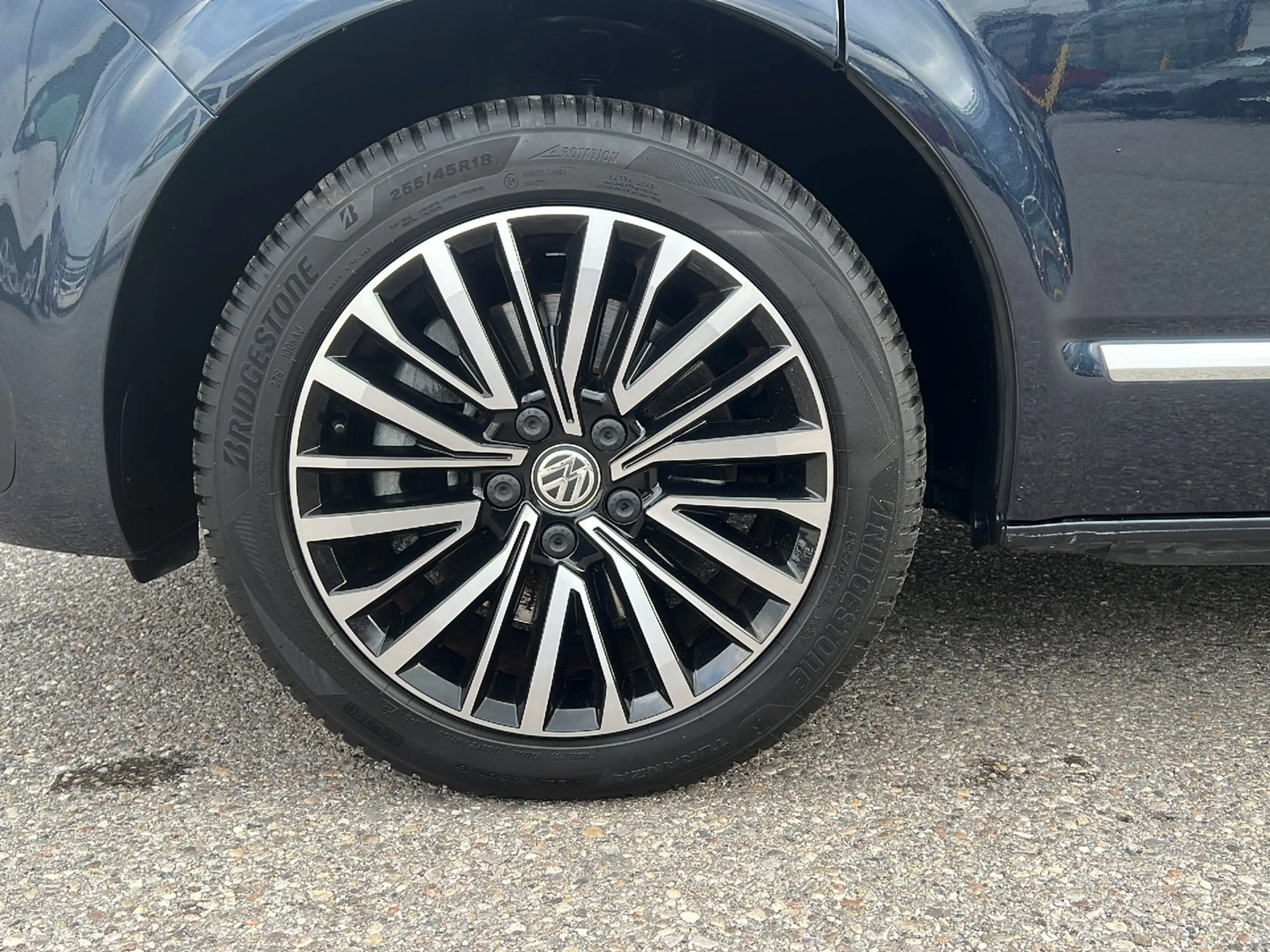 Volkswagen T6.1 Multivan VW T6.1 T6.1 Multivan Highline TDI 4MOTION — photo 6