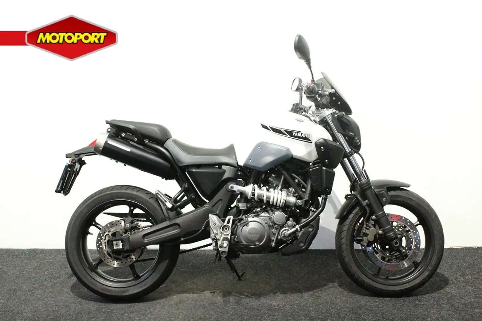 Yamaha MT-03 Zwart - 1