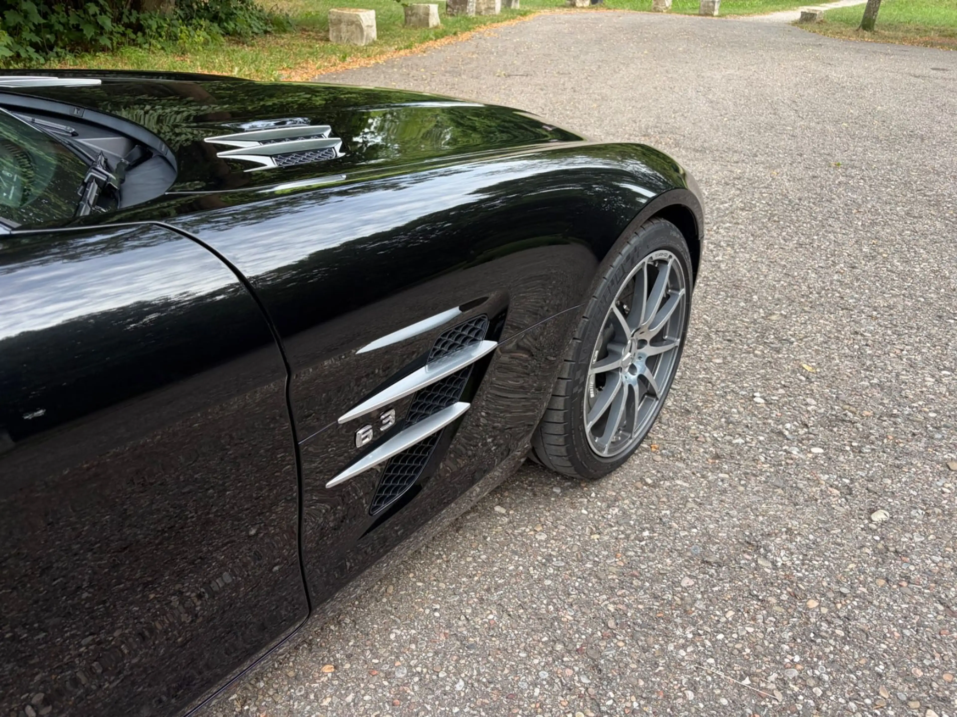 Mercedes-Benz SLS 6.2 V8 Roadster TOPZUSTAND USA Import — photo 12