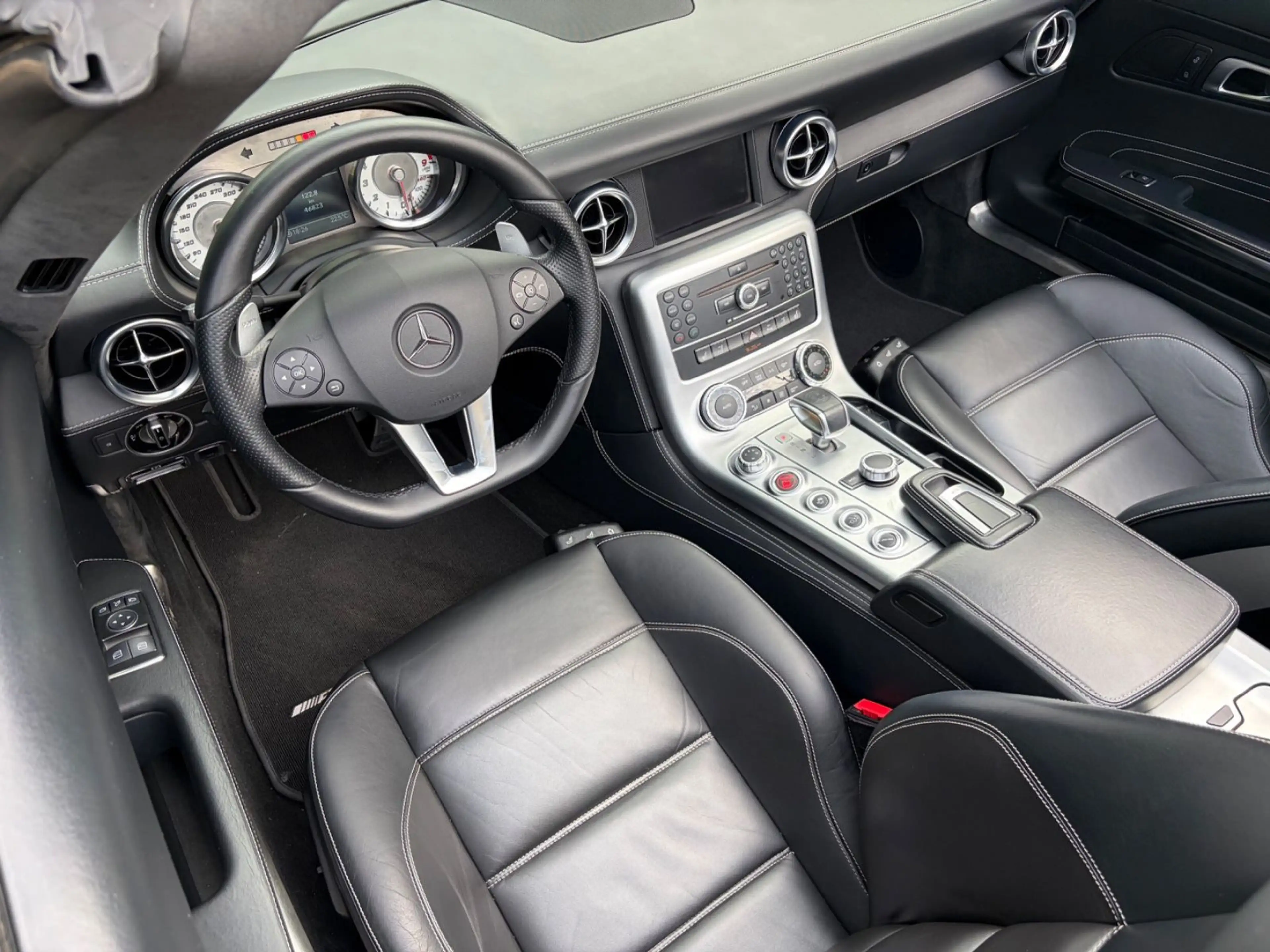 Mercedes-Benz SLS 6.2 V8 Roadster TOPZUSTAND USA Import — photo 10