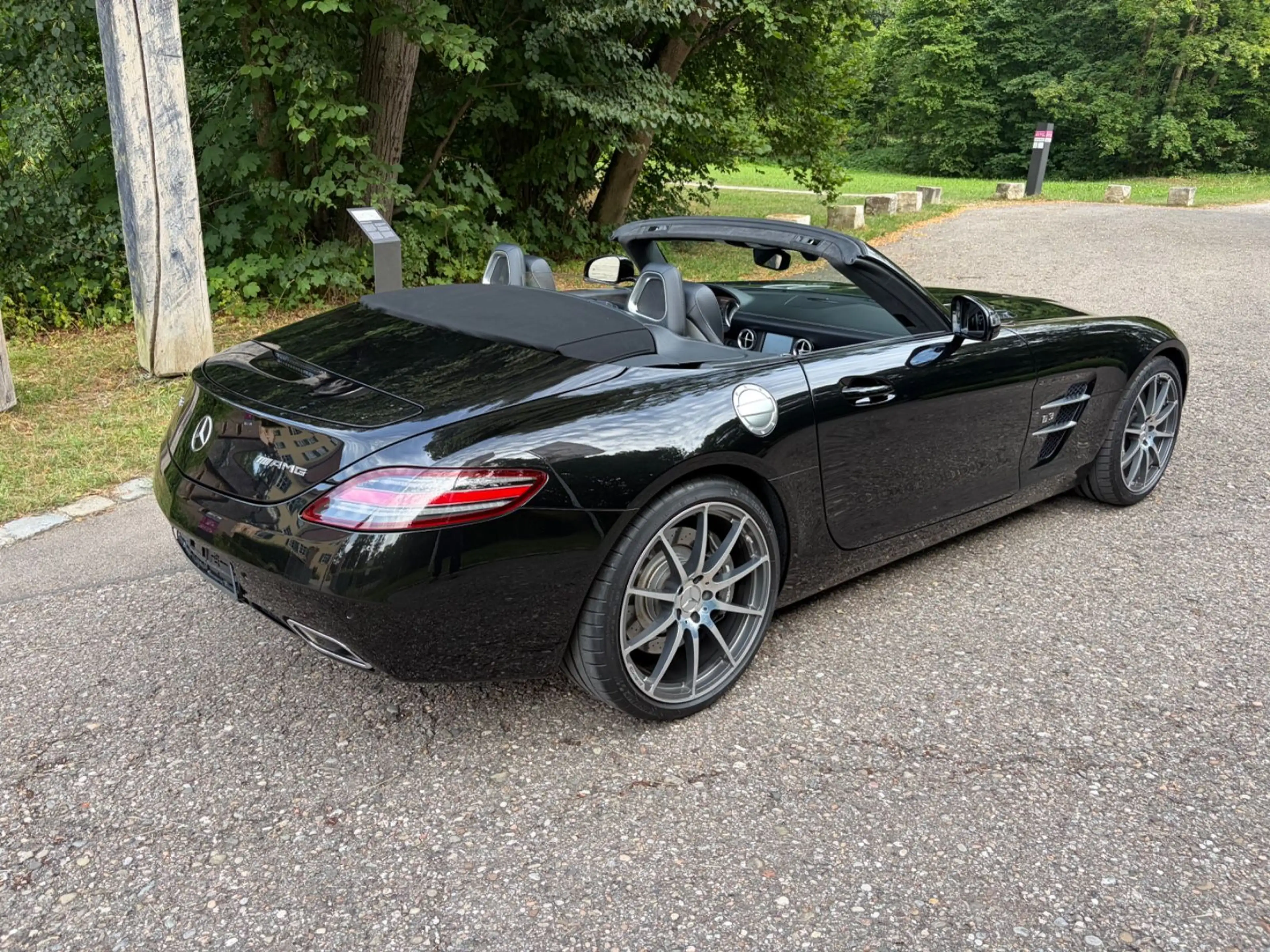 Mercedes-Benz SLS 6.2 V8 Roadster TOPZUSTAND USA Import — photo 8