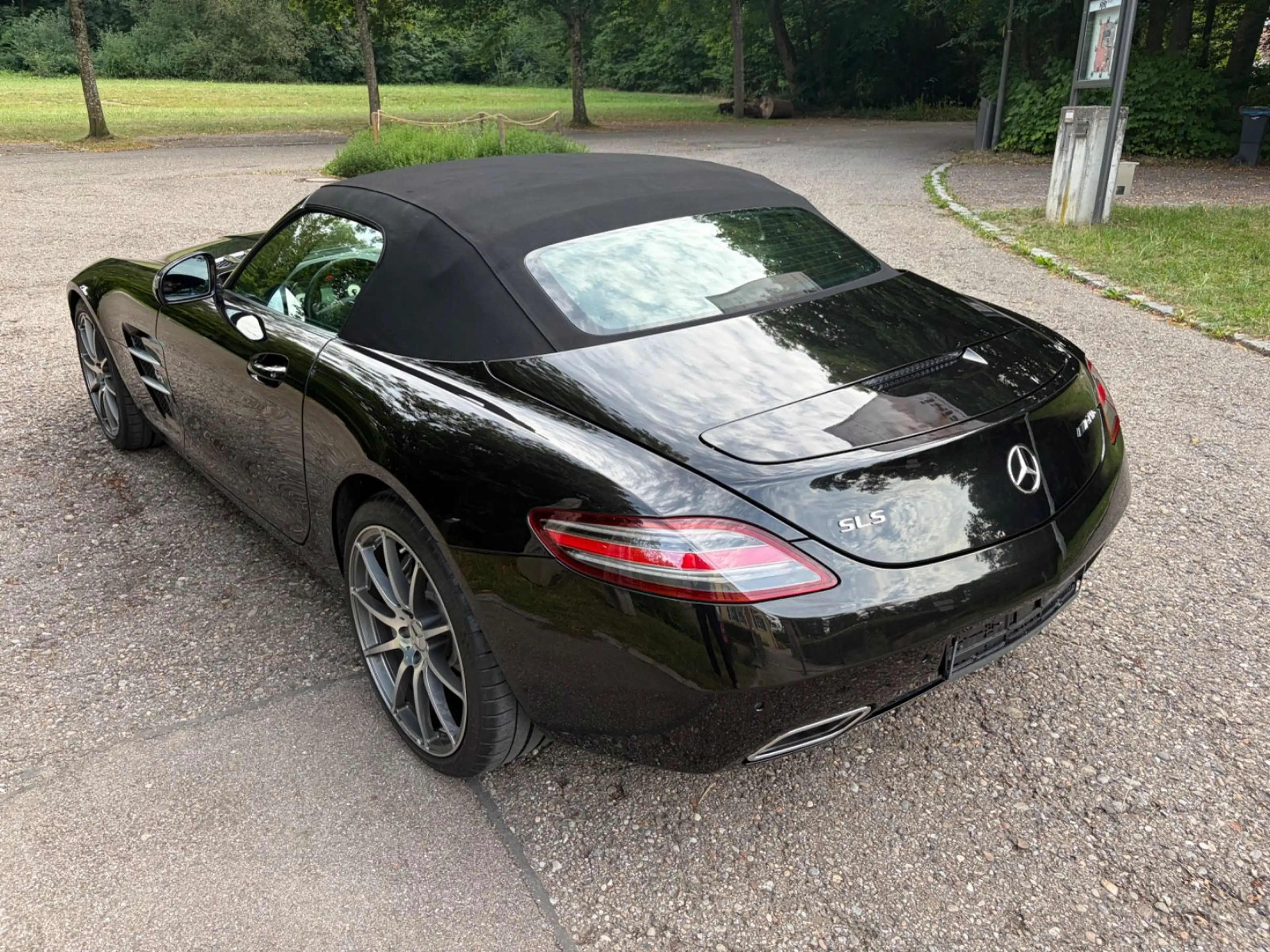 Mercedes-Benz SLS 6.2 V8 Roadster TOPZUSTAND USA Import — photo 13