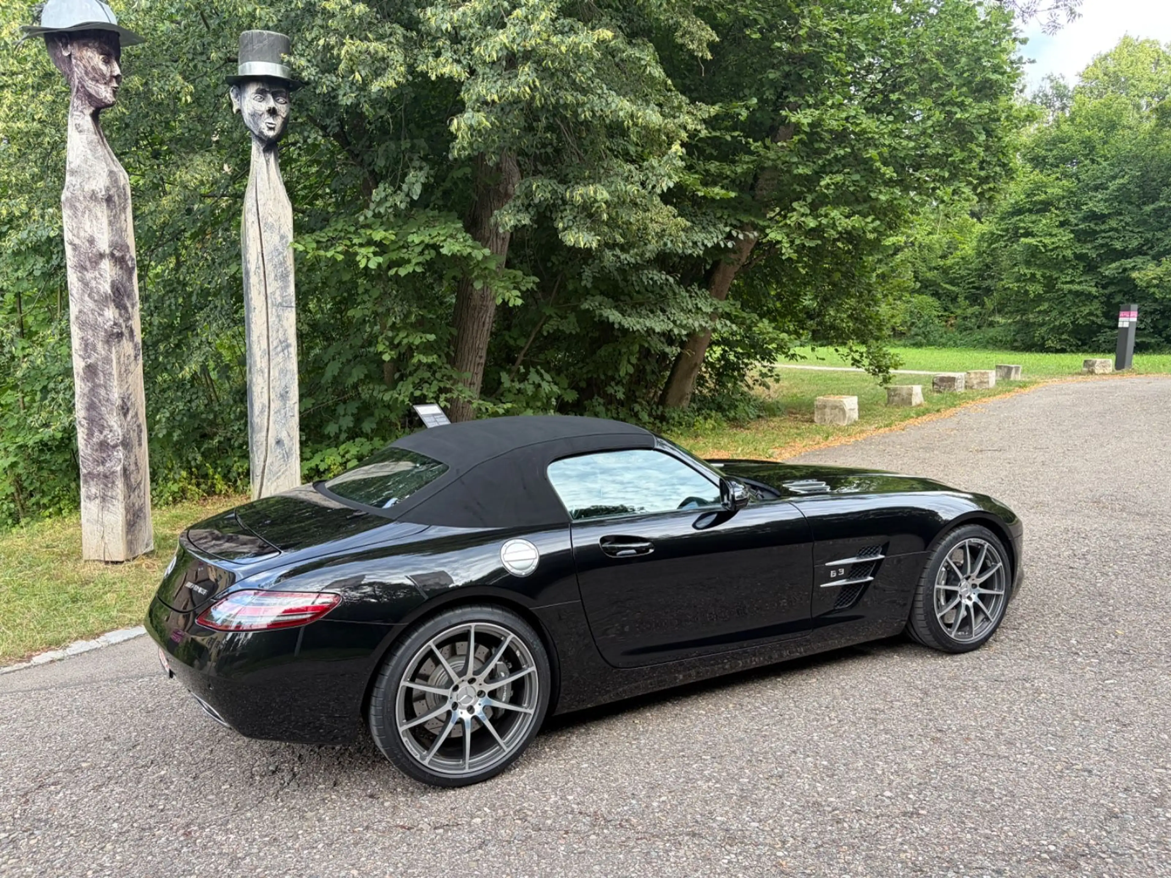 Mercedes-Benz SLS 6.2 V8 Roadster TOPZUSTAND USA Import — photo 15