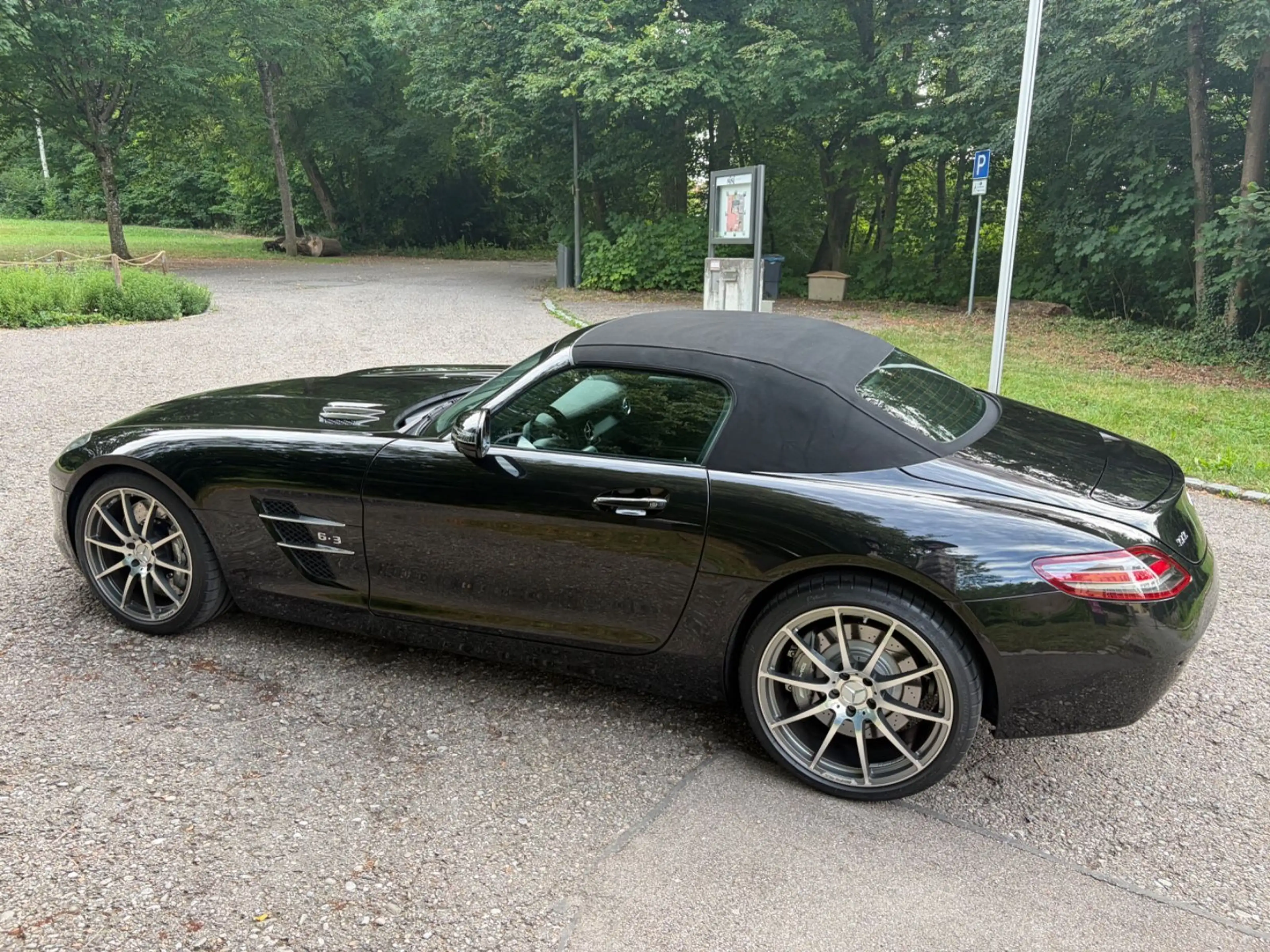 Mercedes-Benz SLS 6.2 V8 Roadster TOPZUSTAND USA Import — photo 4