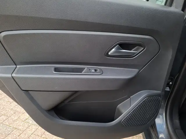 Dacia Duster view 14