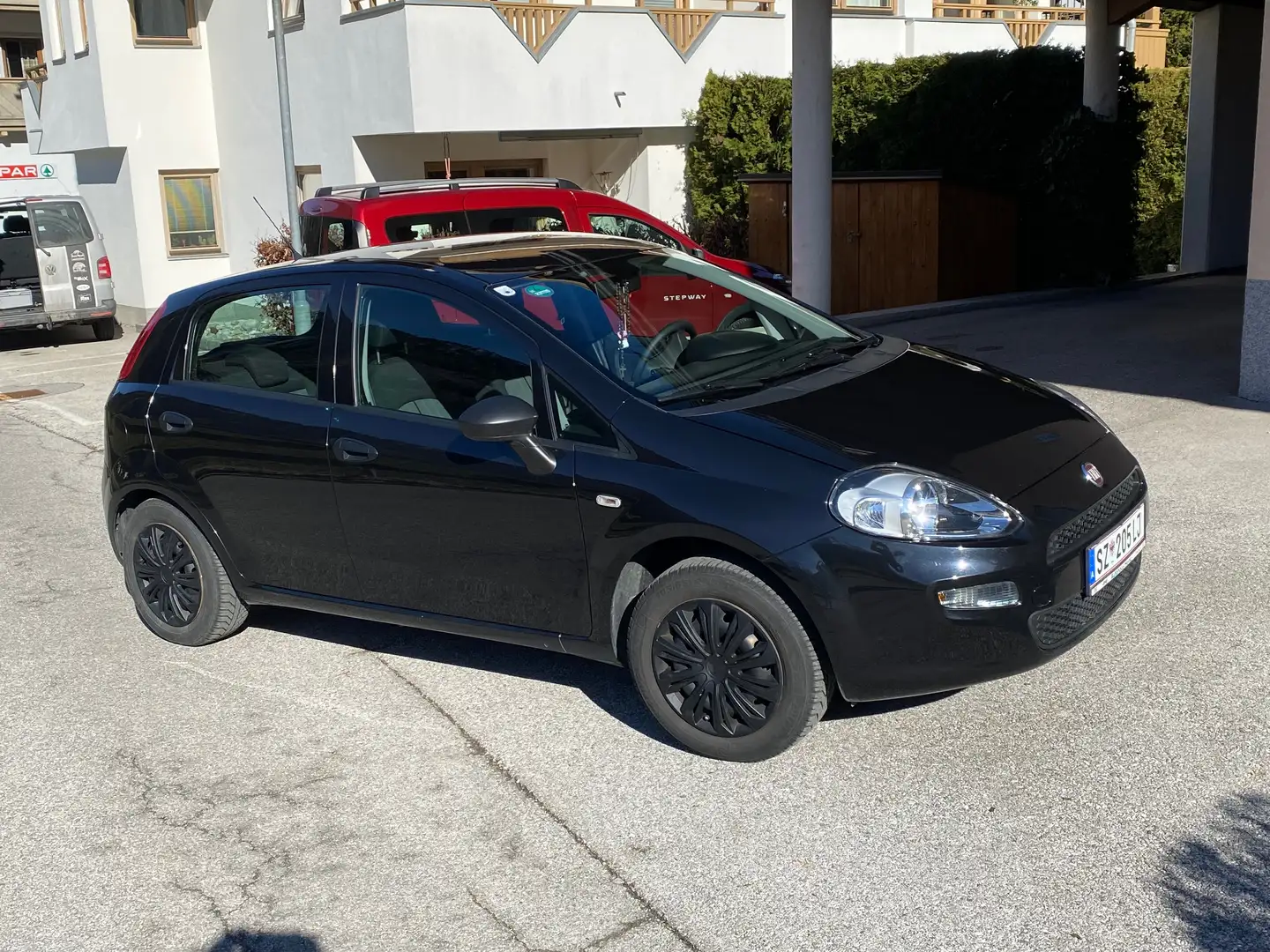 Fiat Punto Punto 1,2 69 Nuova Collezione Nuova Collezione Schwarz - 1