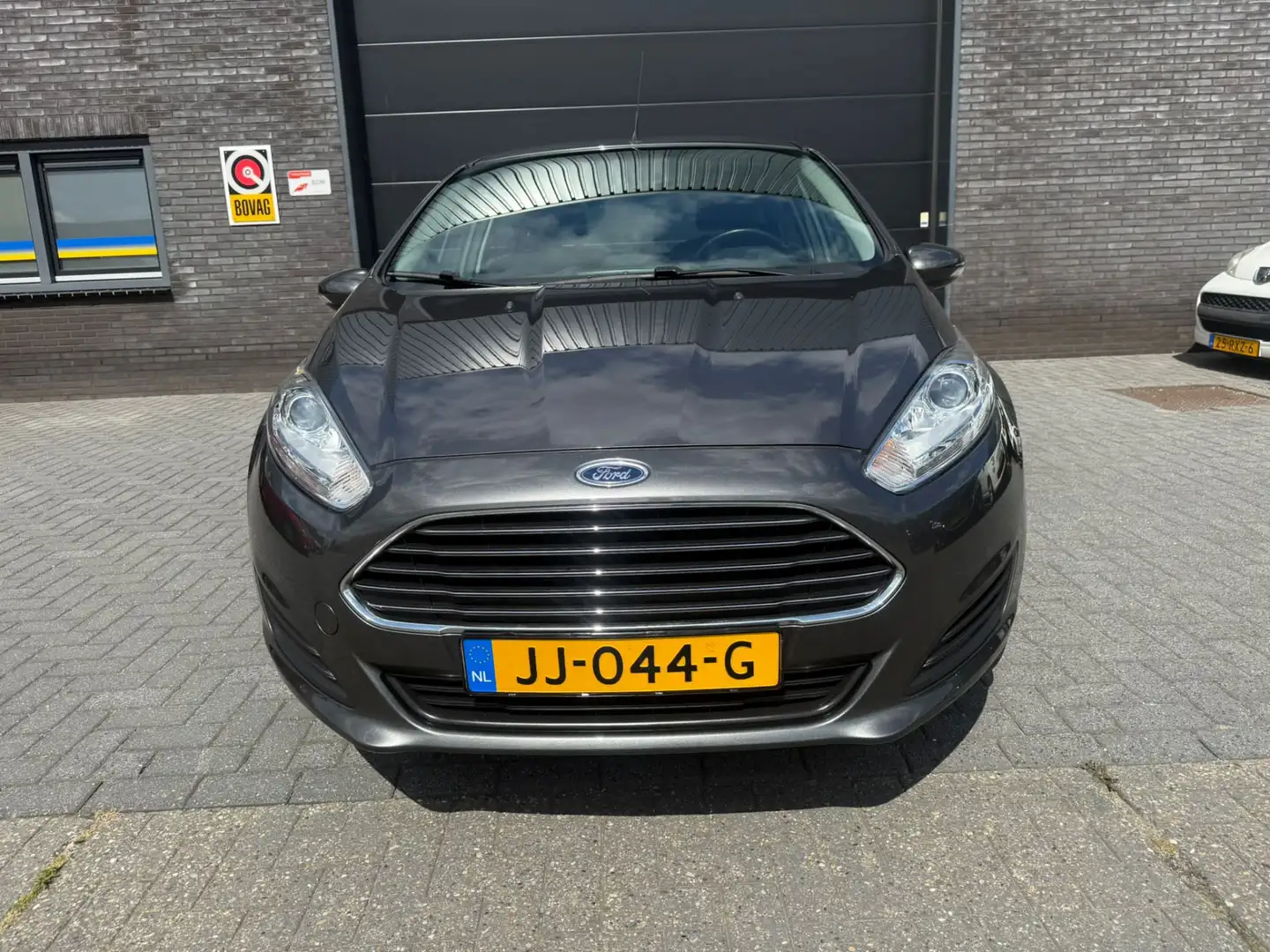 Ford Fiesta 1.0 Style | 1E EIGENAAR | 12MND GARANTIE | NAVI | Grau - 2