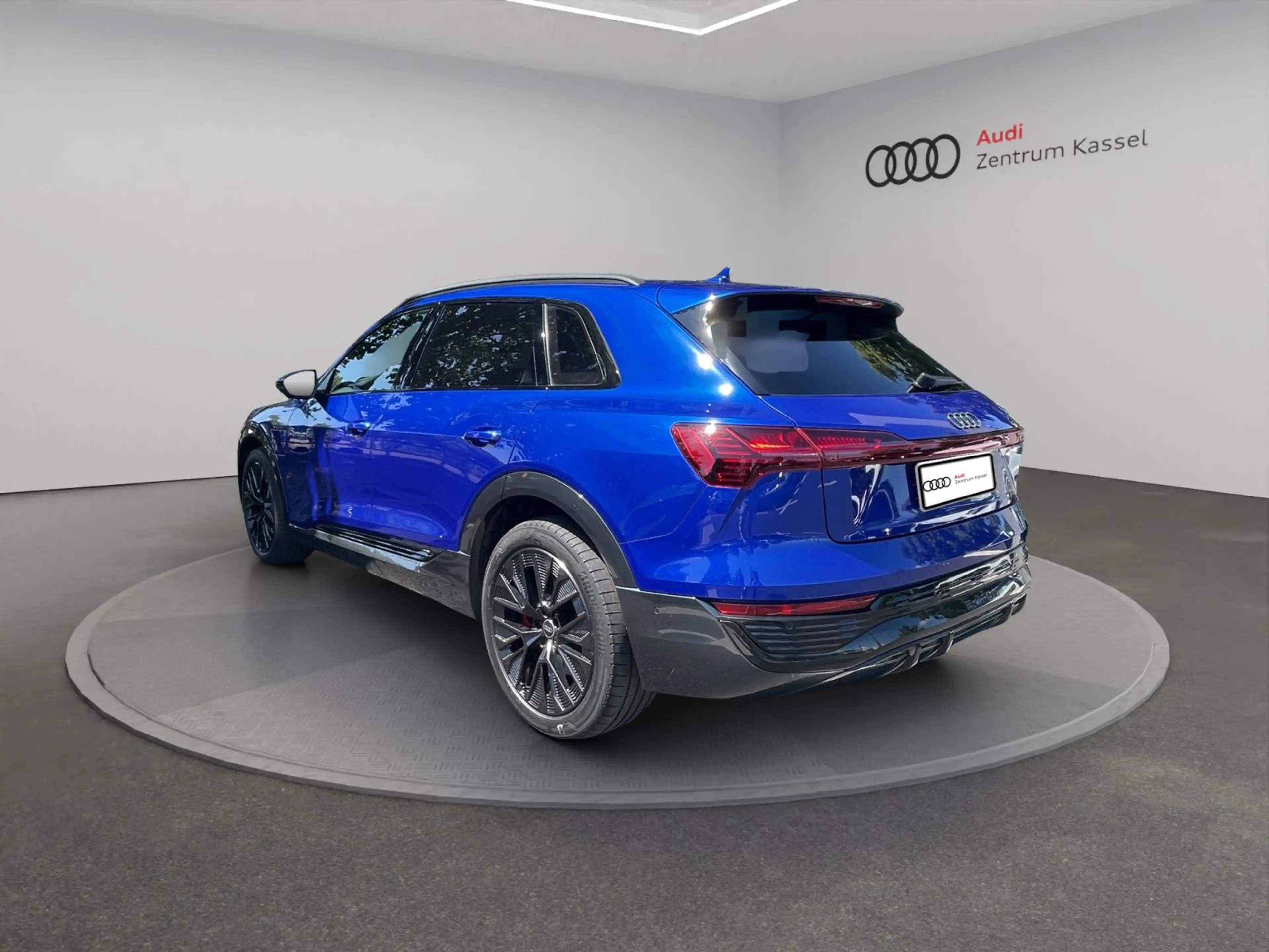 Audi Q8 e-tron Q8 55 e-tron qu. S line Matrix B&O Pano HuD AHK — photo 5