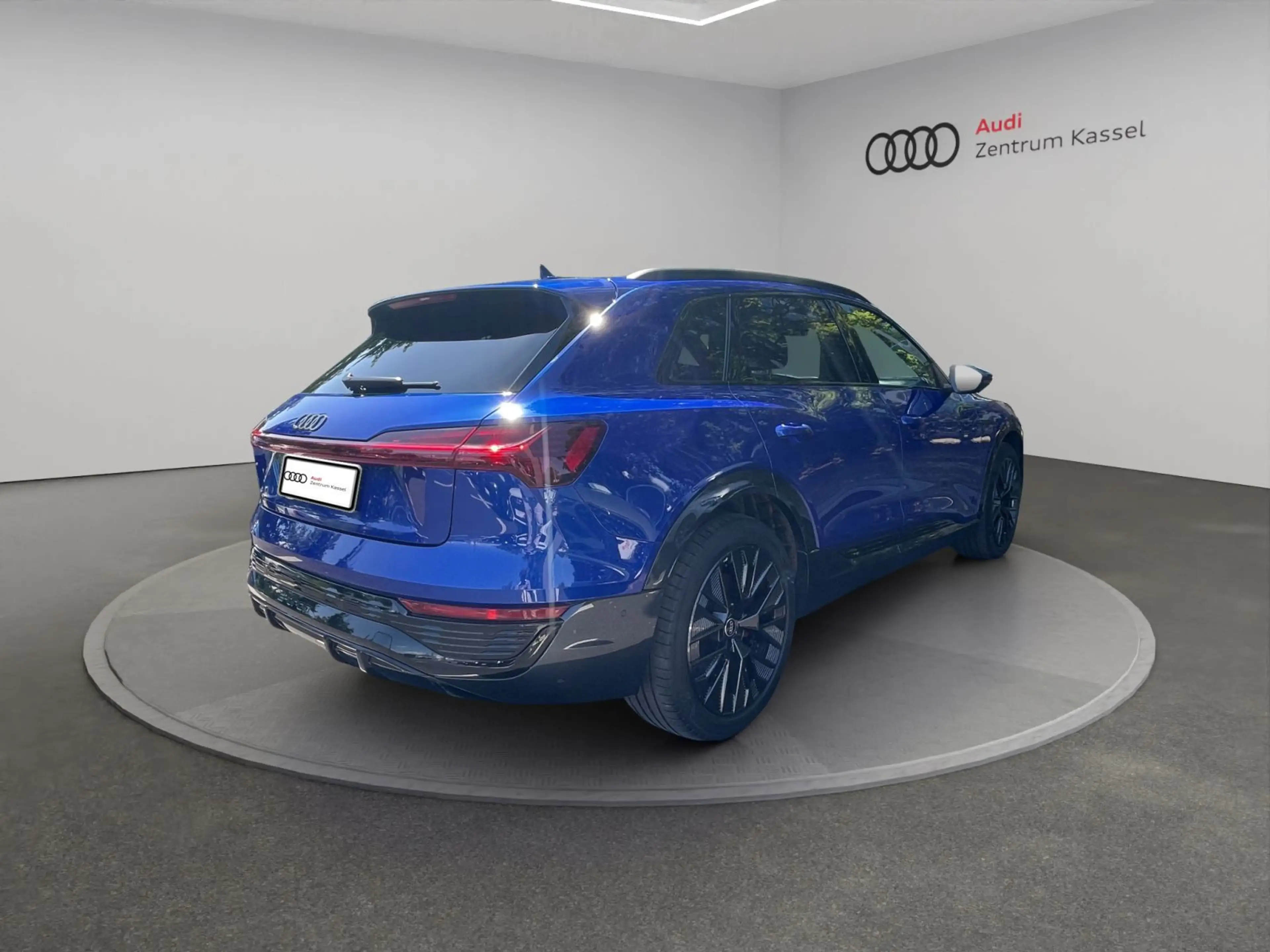 Audi Q8 e-tron Q8 55 e-tron qu. S line Matrix B&O Pano HuD AHK — photo 7
