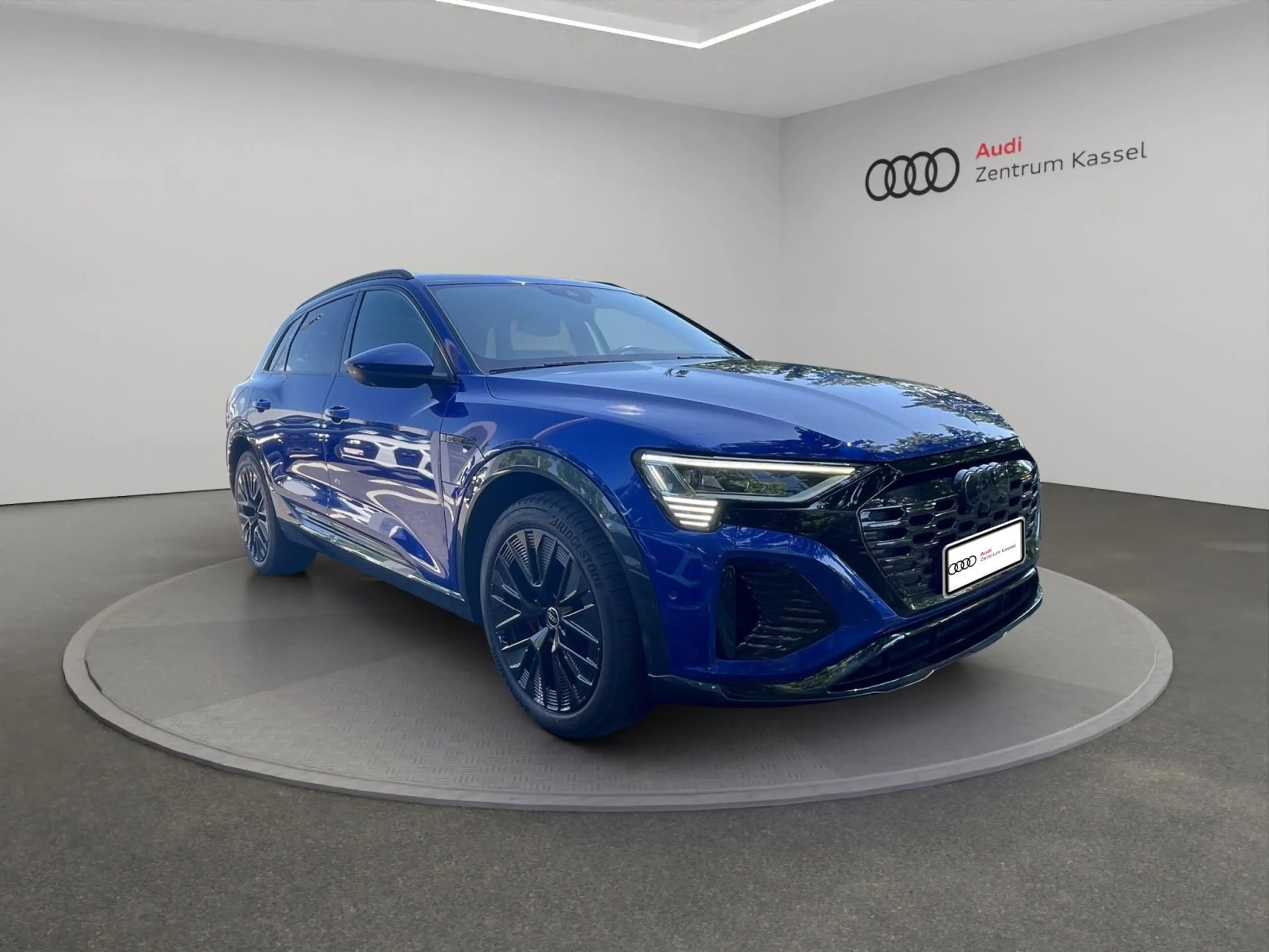 Audi Q8 e-tron Q8 55 e-tron qu. S line Matrix B&O Pano HuD AHK — photo 9