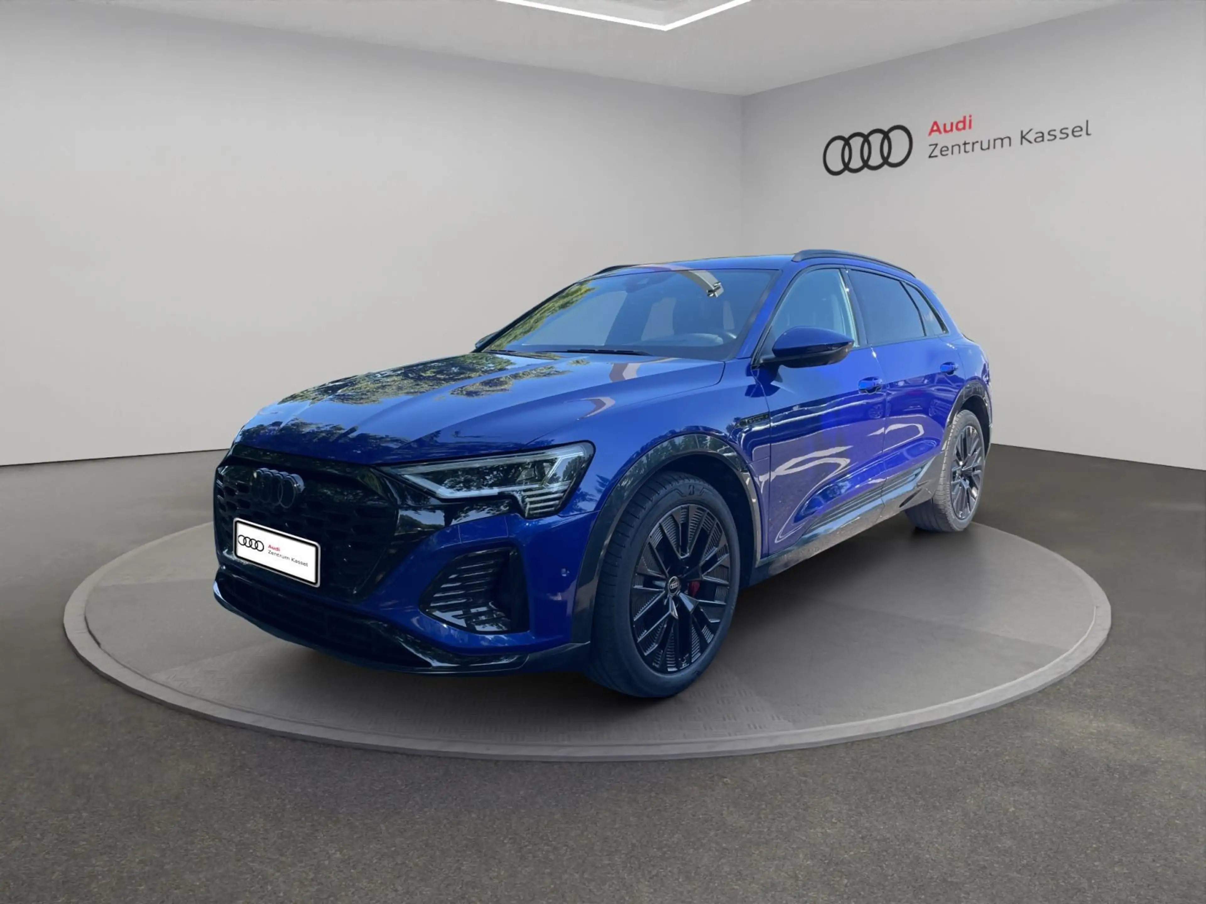 Audi Q8 e-tron Q8 55 e-tron qu. S line Matrix B&O Pano HuD AHK — photo 2