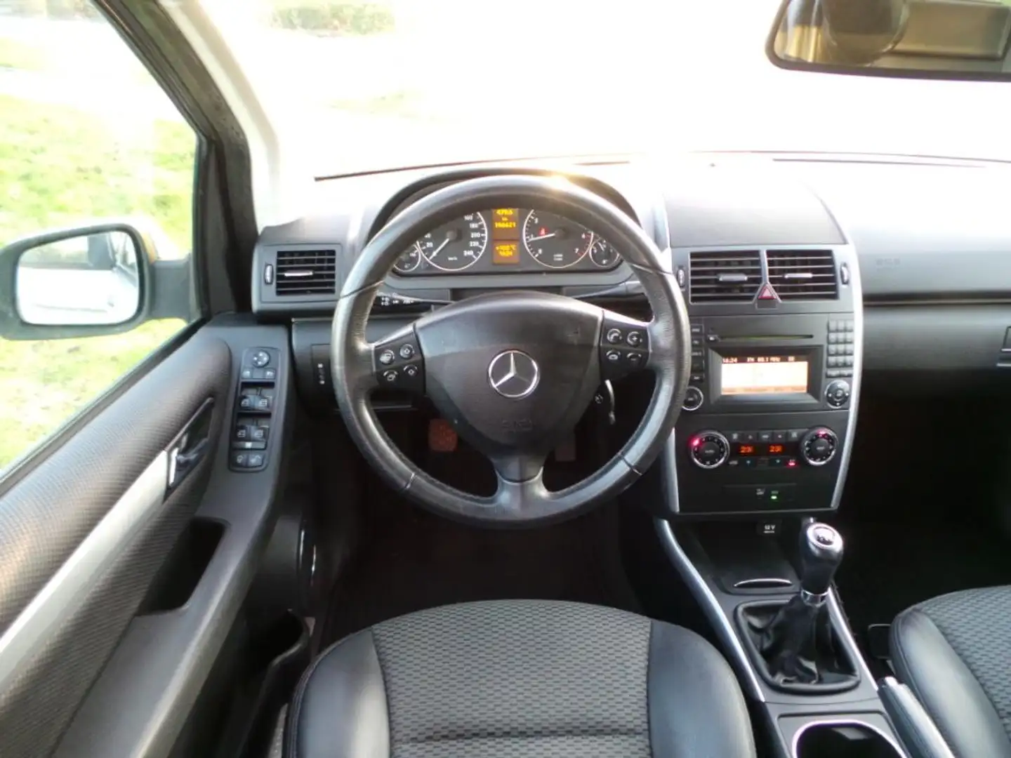 Mercedes-Benz A 180 BlueEFFICIENCY Business Class Avantgarde ( INRUIL Grijs - 2