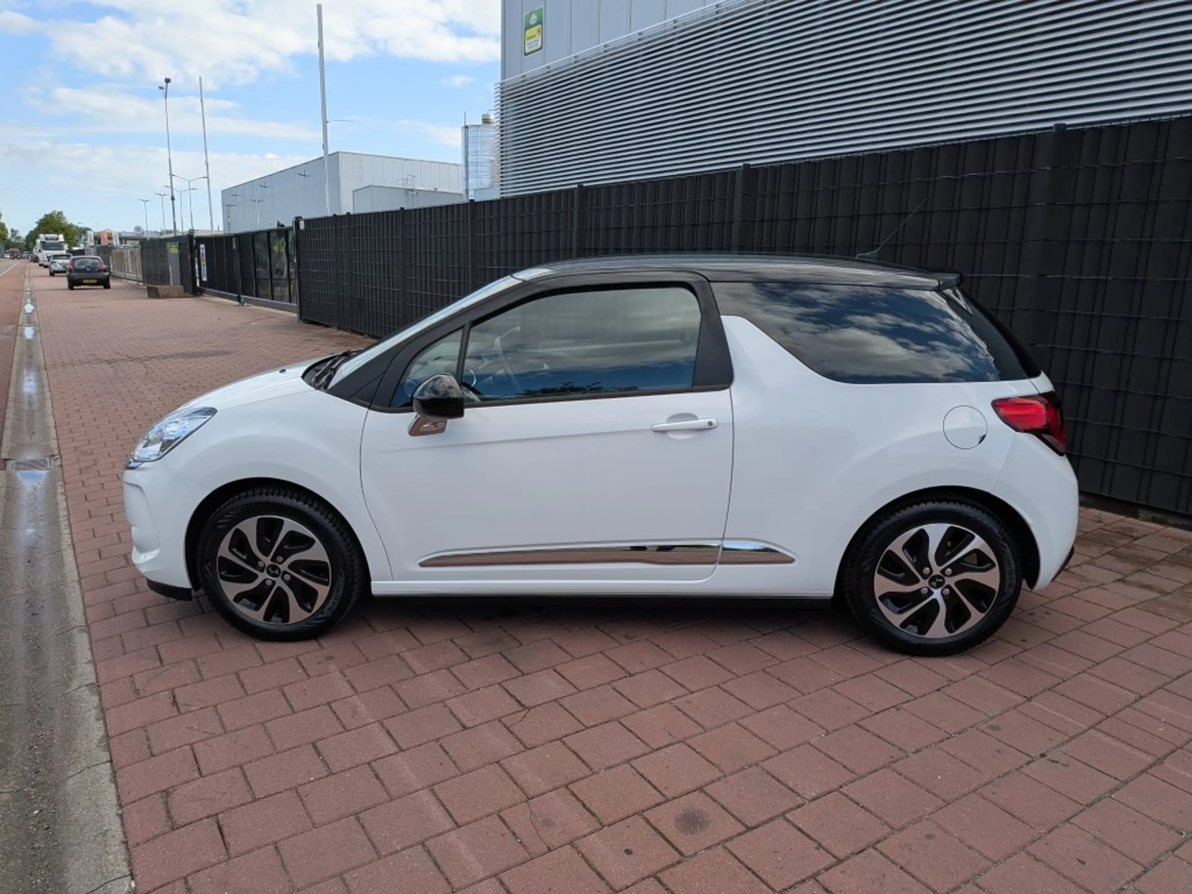 DS Automobiles DS 3 1.2 PureTech Business — photo 2