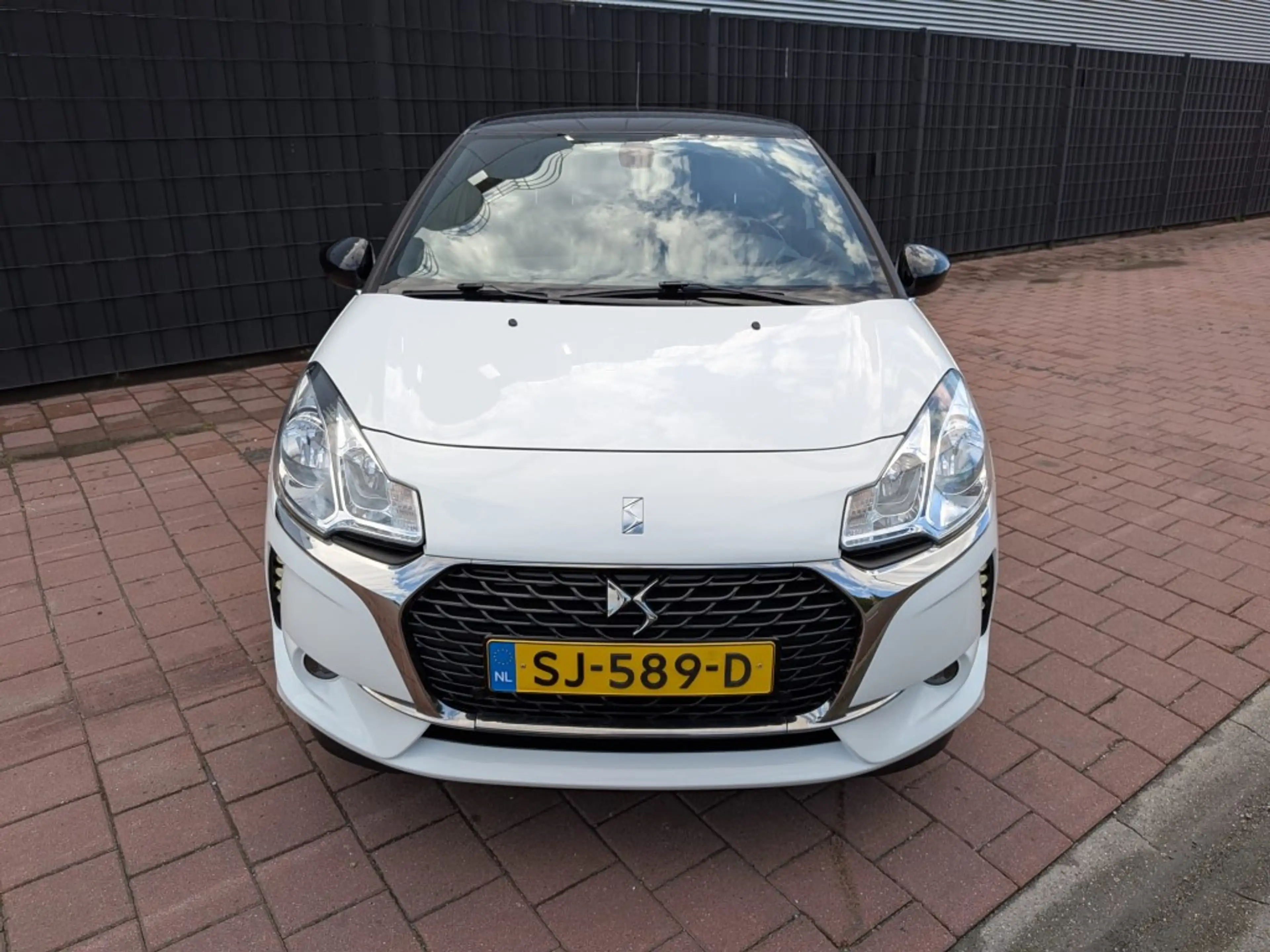 DS Automobiles DS 3 1.2 PureTech Business — photo 12