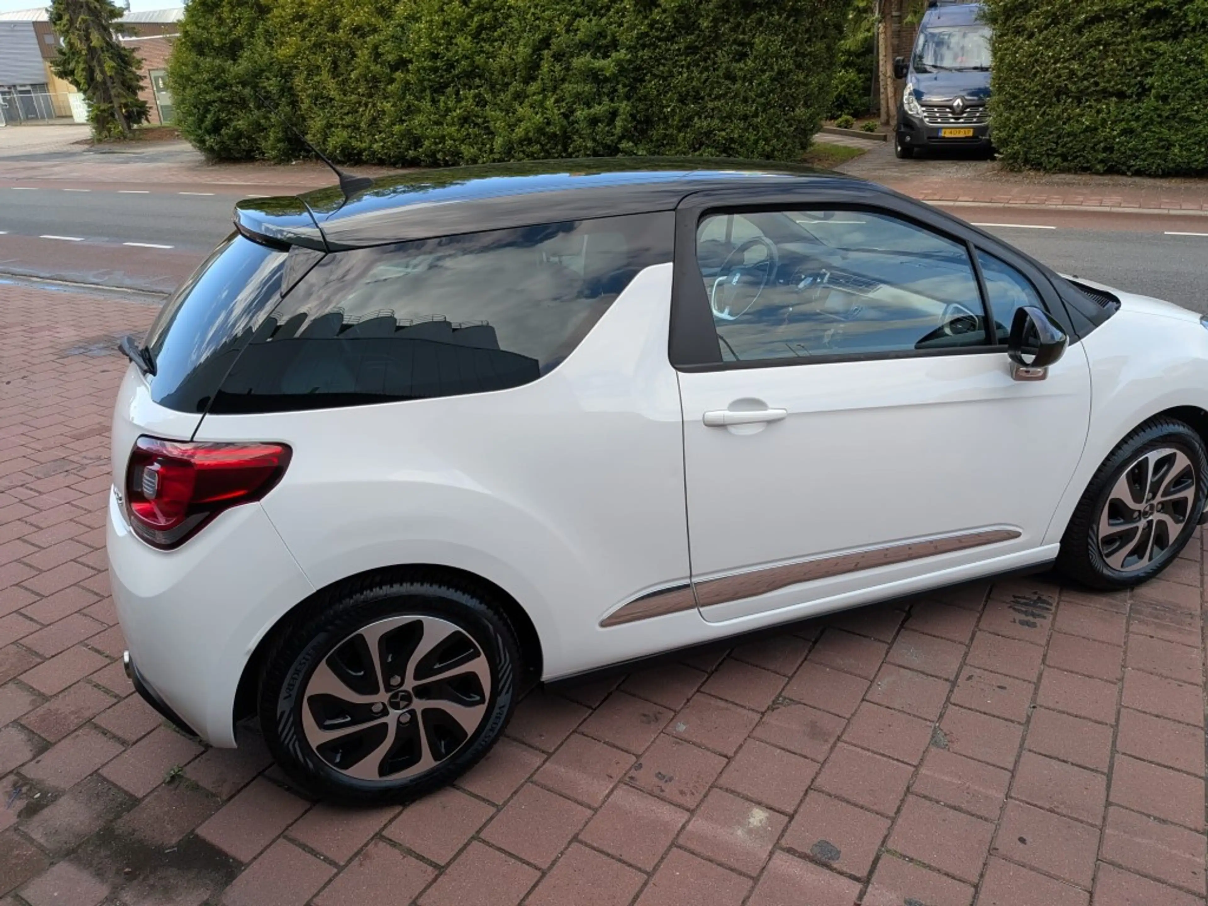DS Automobiles DS 3 1.2 PureTech Business — photo 5