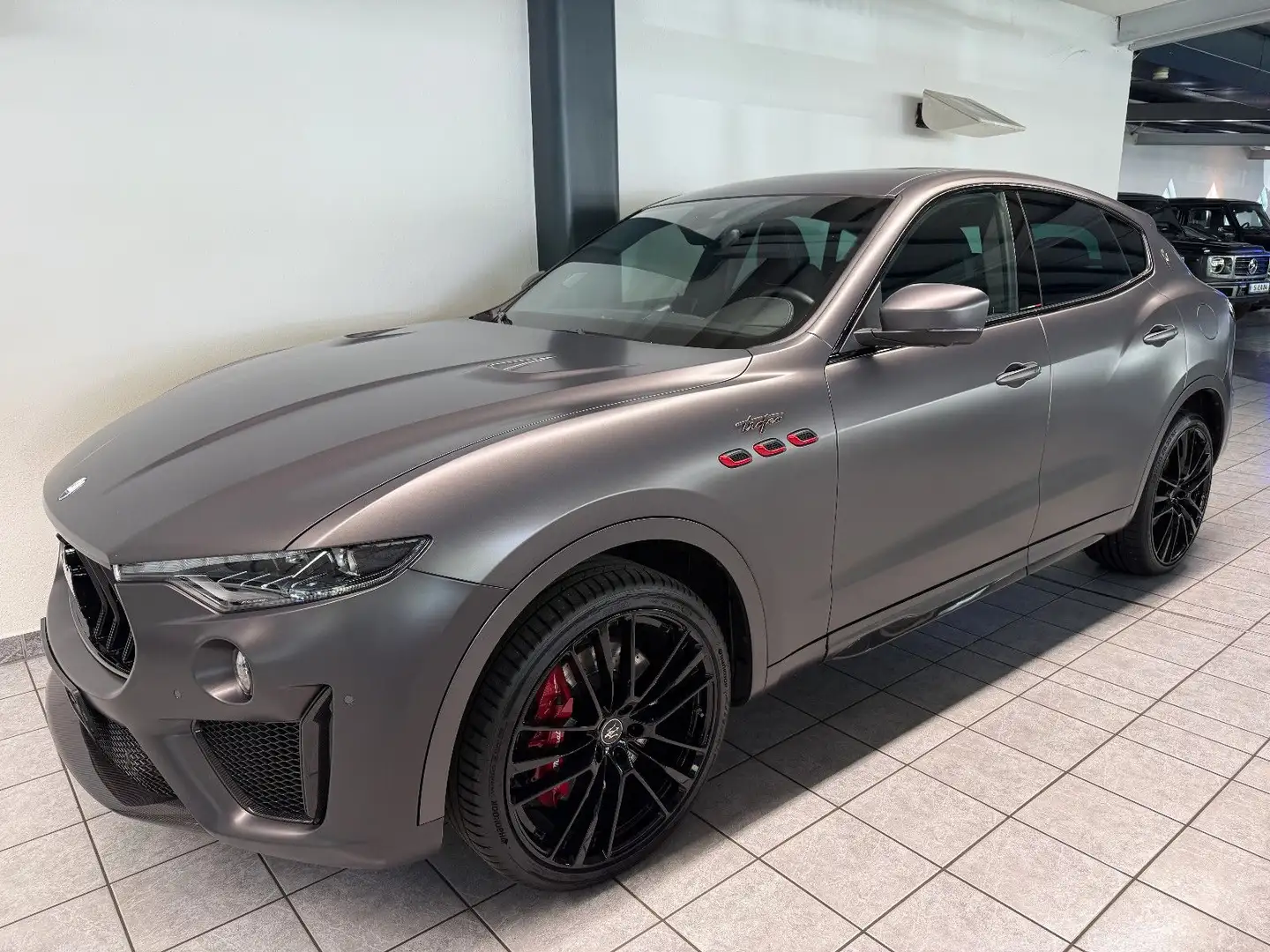 Maserati Levante Trofeo Q4 S-Close 360° Carbon Sitzkli Grau - 1