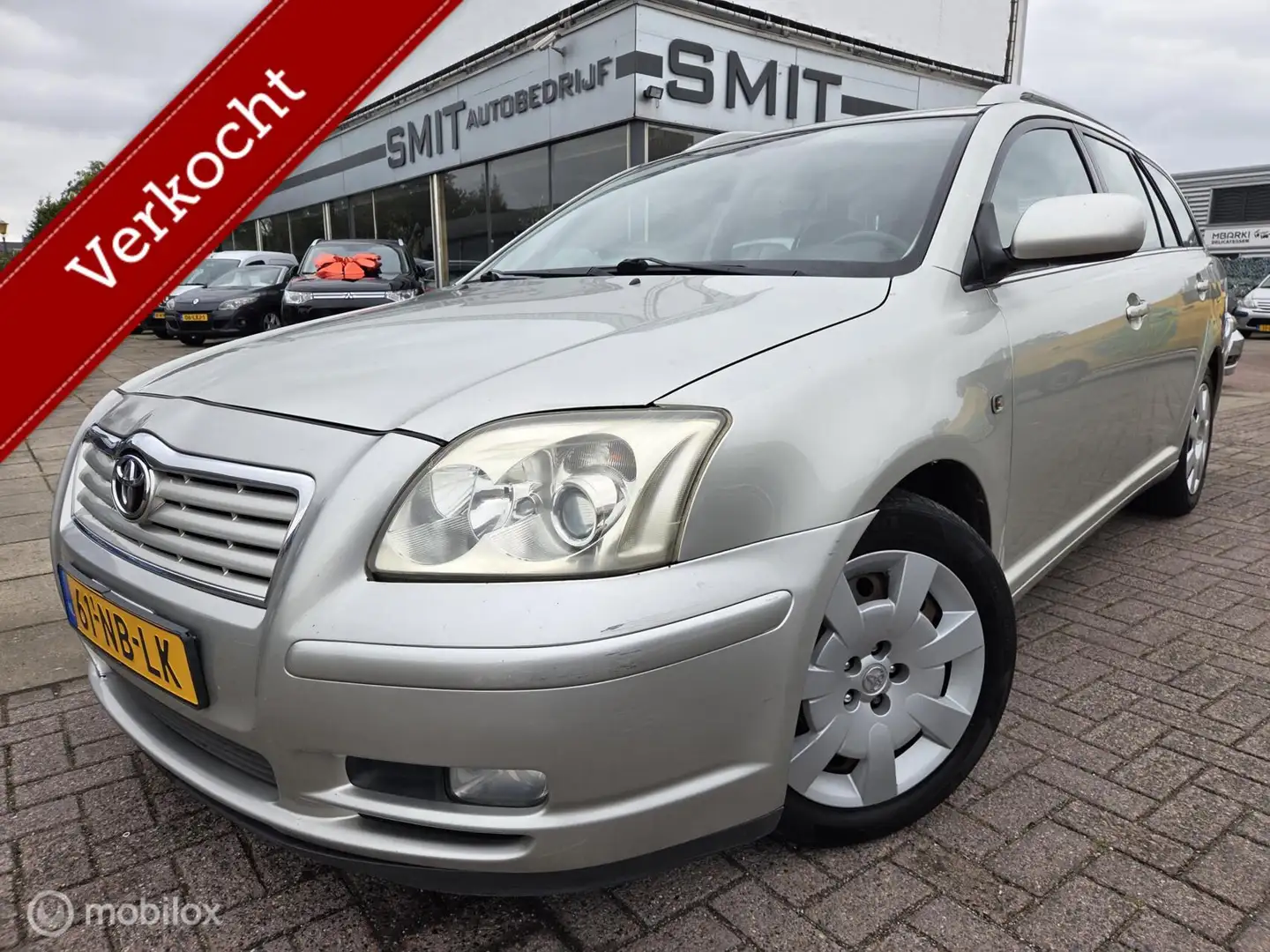 Toyota Avensis Wagon 1.8 VVTi Linea Sol Ecc/CC/NLAuto Gris - 1