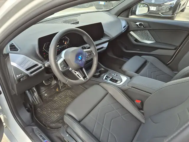 BMW 1 Series view 6
