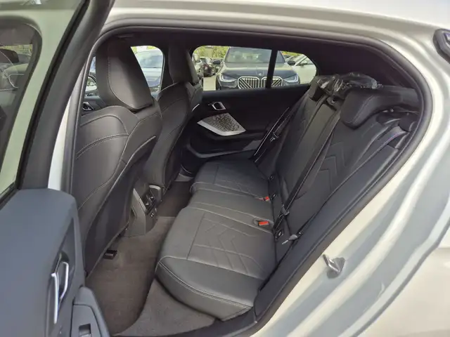 BMW 1 Series view 7