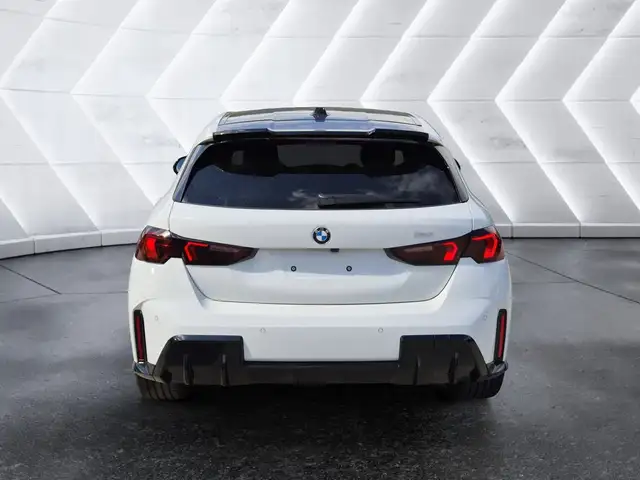 BMW 1 Series view 3