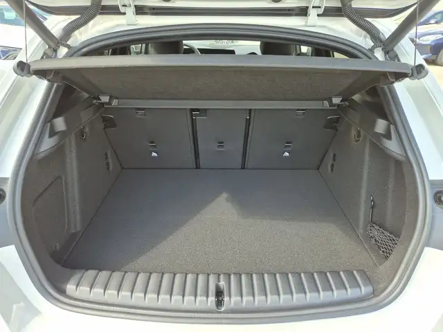 BMW 1 Series view 11