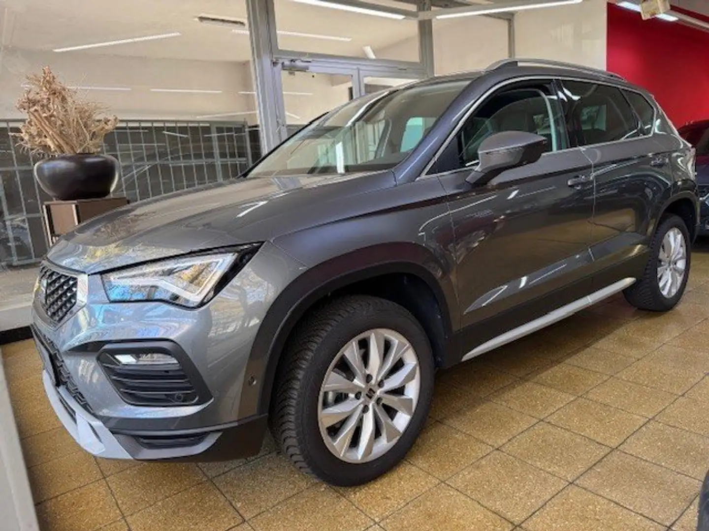 SEAT Ateca Xperience DSG Grau - 1