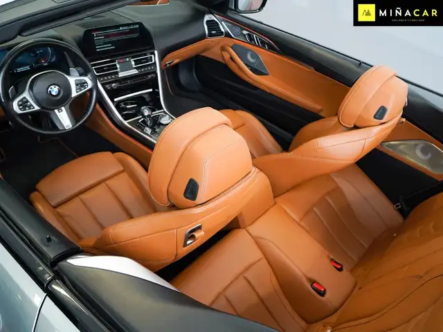 BMW 8 Series view 17