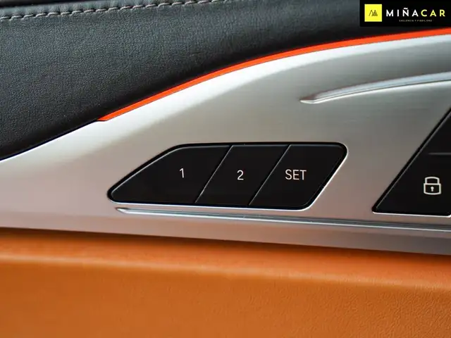 BMW 8 Series view 15