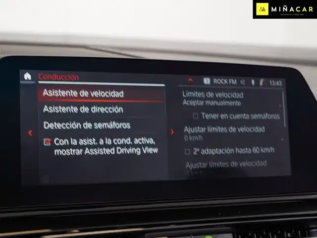 BMW 8 Series view 27