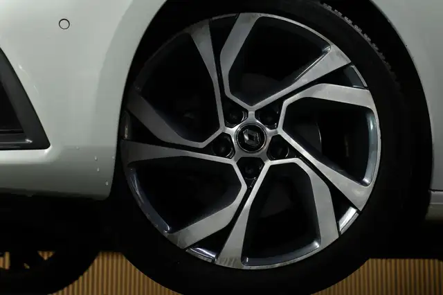 Renault Megane E-Tech view 4