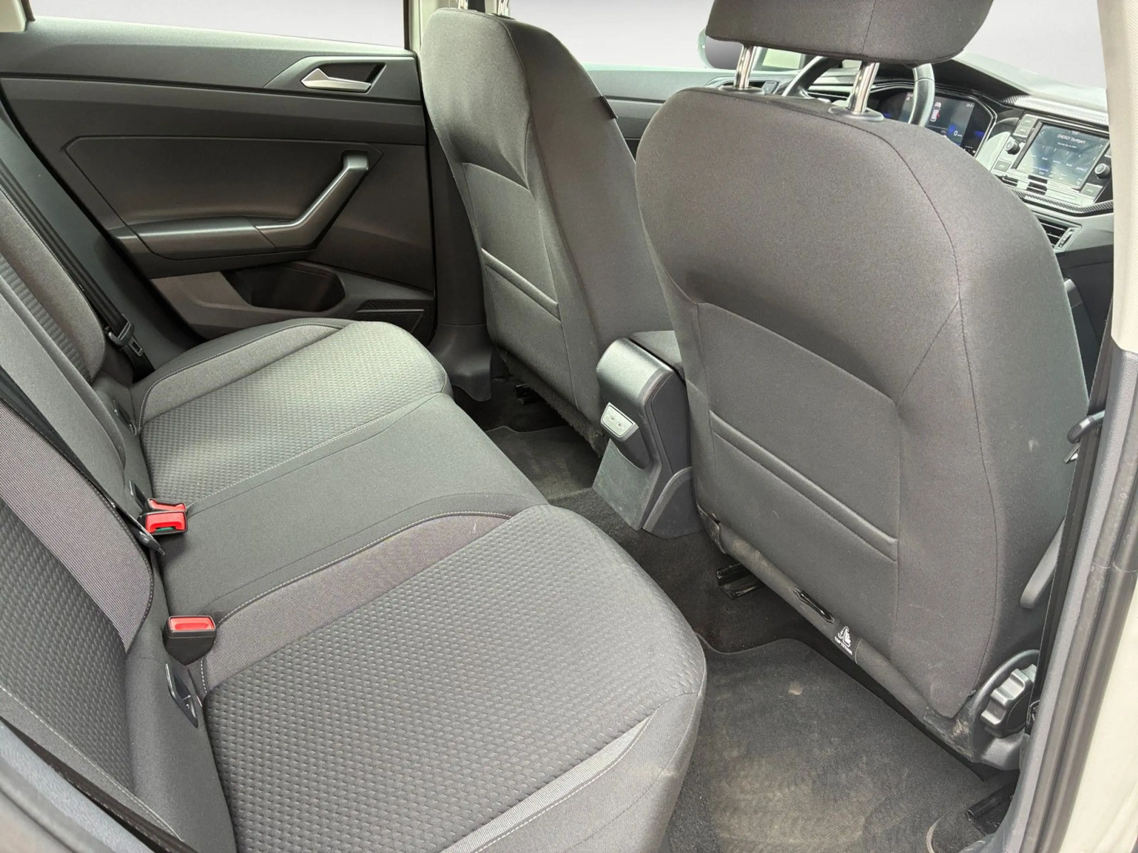 Volkswagen Taigo 1.0 TSI TEMPOMAT*KLIMA*CARPLAY*LED*PDC* — photo 14