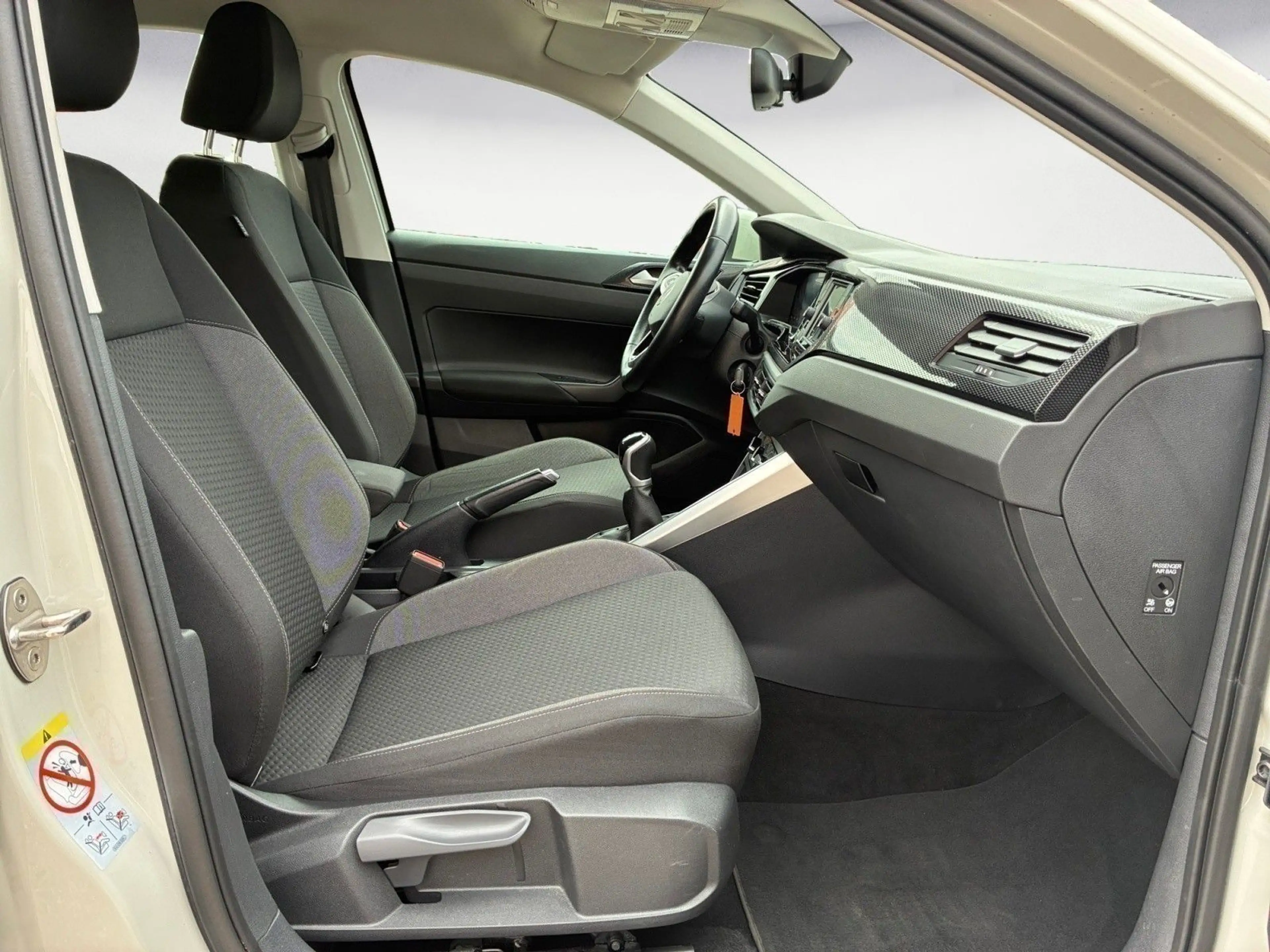 Volkswagen Taigo 1.0 TSI TEMPOMAT*KLIMA*CARPLAY*LED*PDC* — photo 8