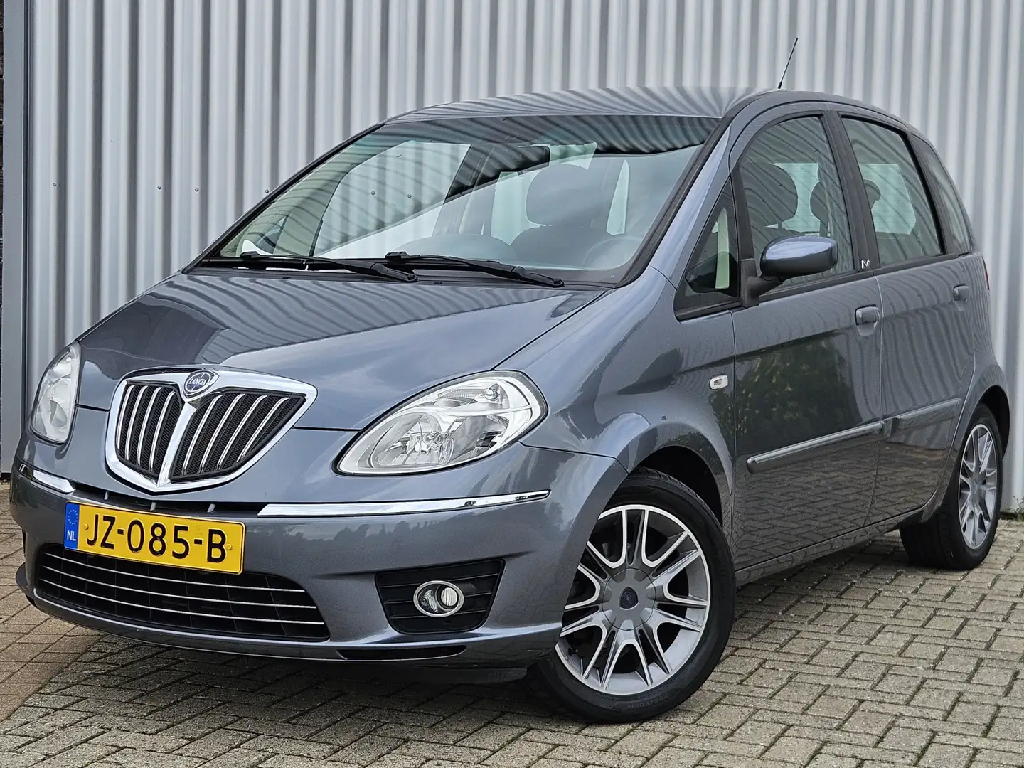 Lancia MUSA 1.4-16V Oro /Airco/Dealer Onderhouden/92.788km! Grijs - 1