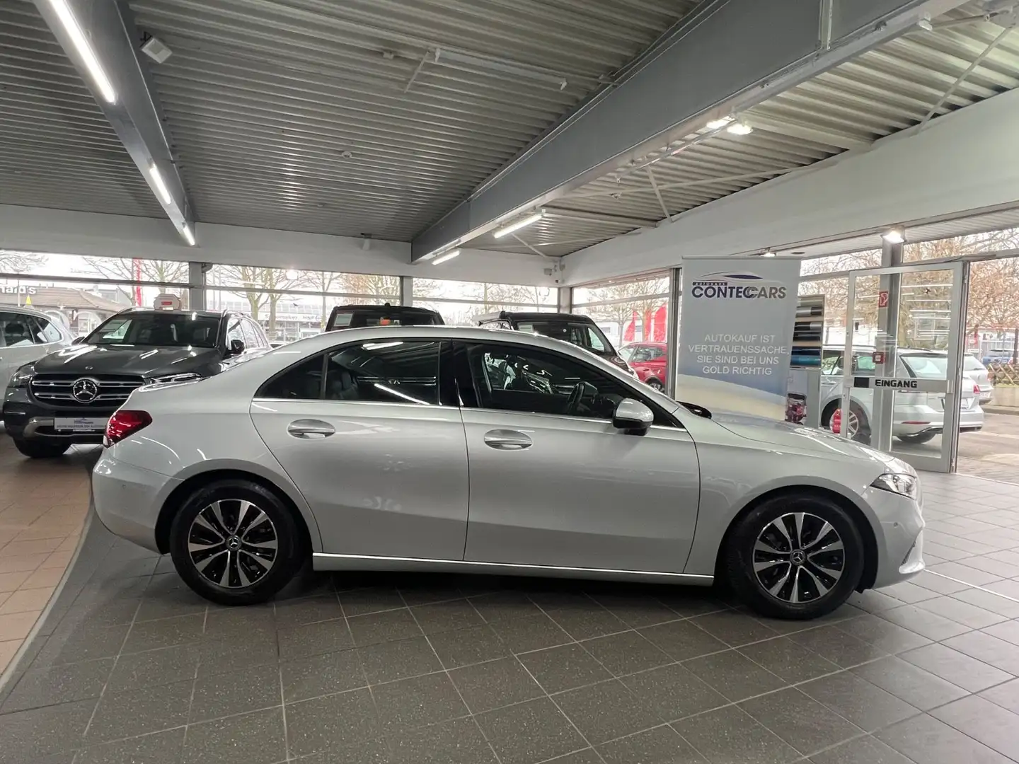 Mercedes-Benz A 180 d Limousine Style Agility+Media+Park+Navi Silber - 1