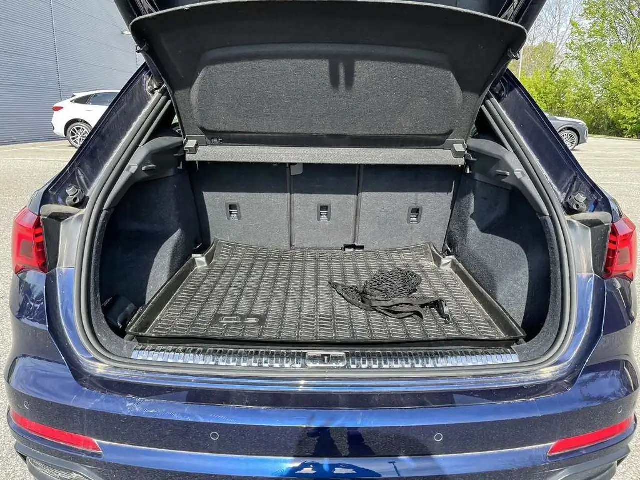 Audi Q3 снимка Audi Q3