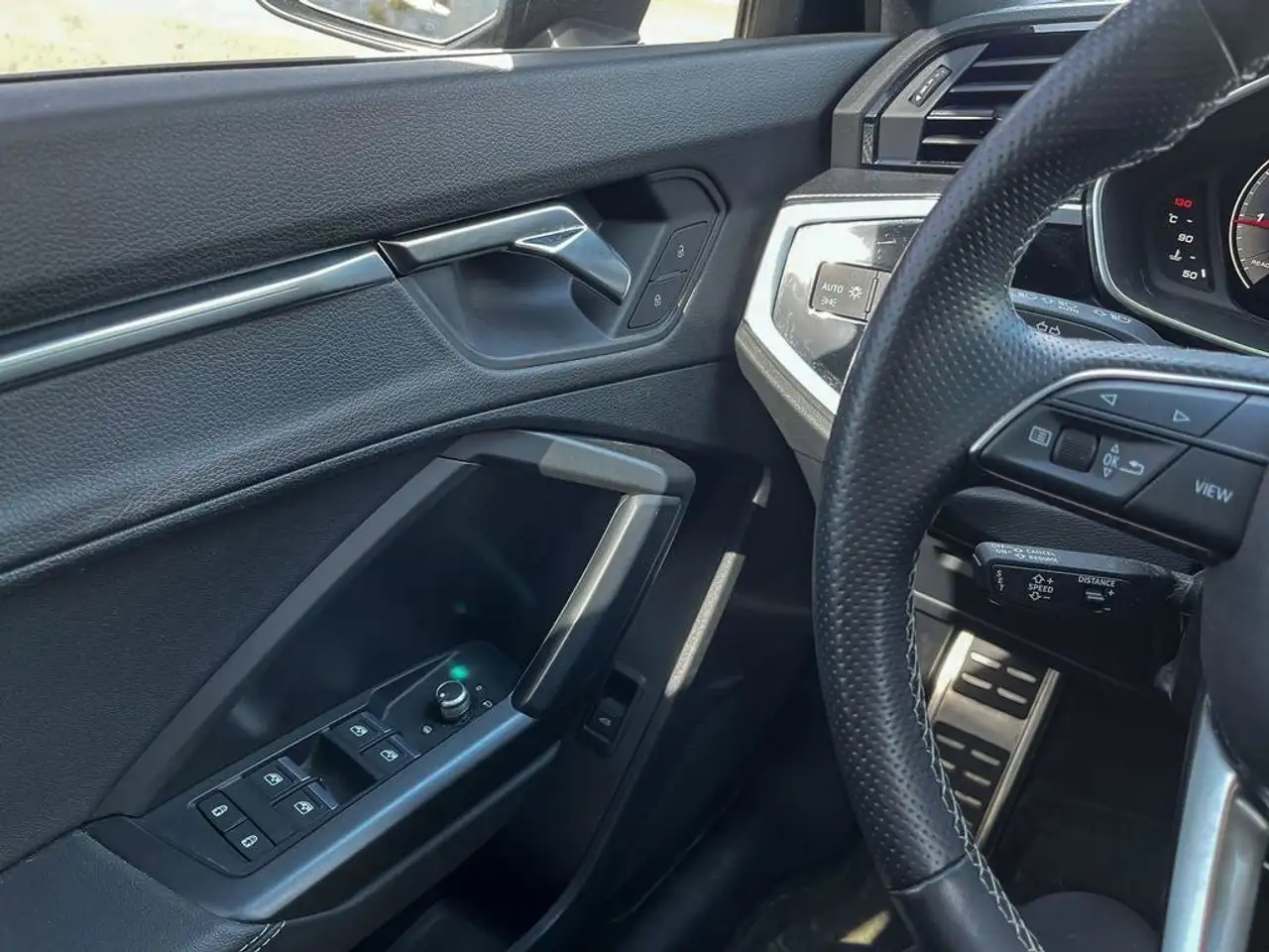 Audi Q3 снимка Audi Q3