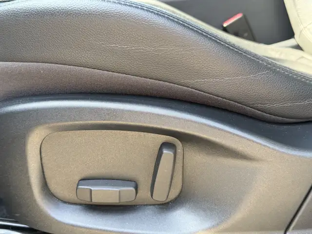 Jaguar E-Pace view 12