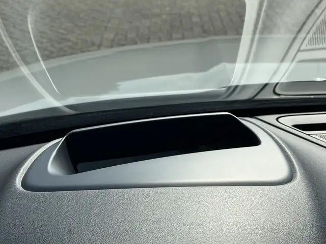 Jaguar E-Pace view 14