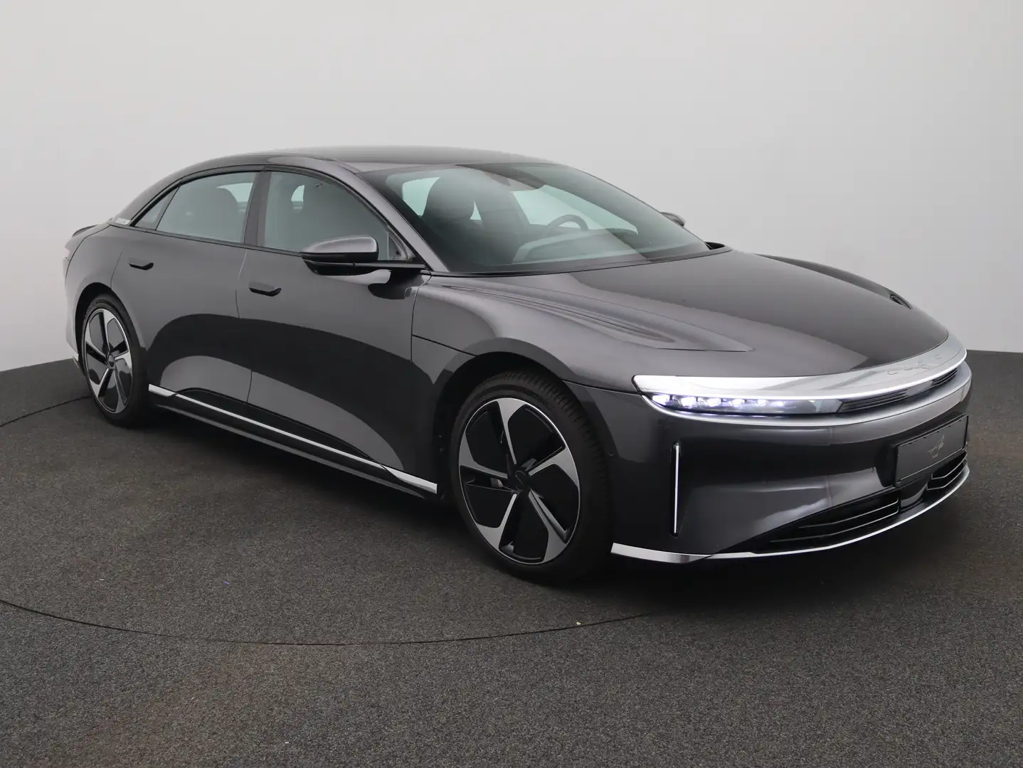 Lucid Air Pure Grau - 1