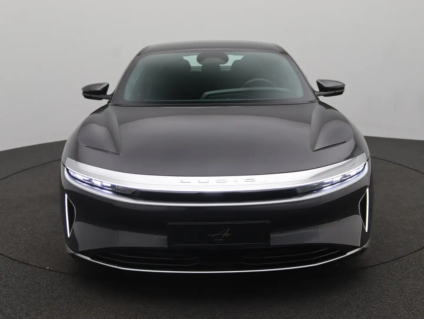 Lucid Air Pure Grau - 2