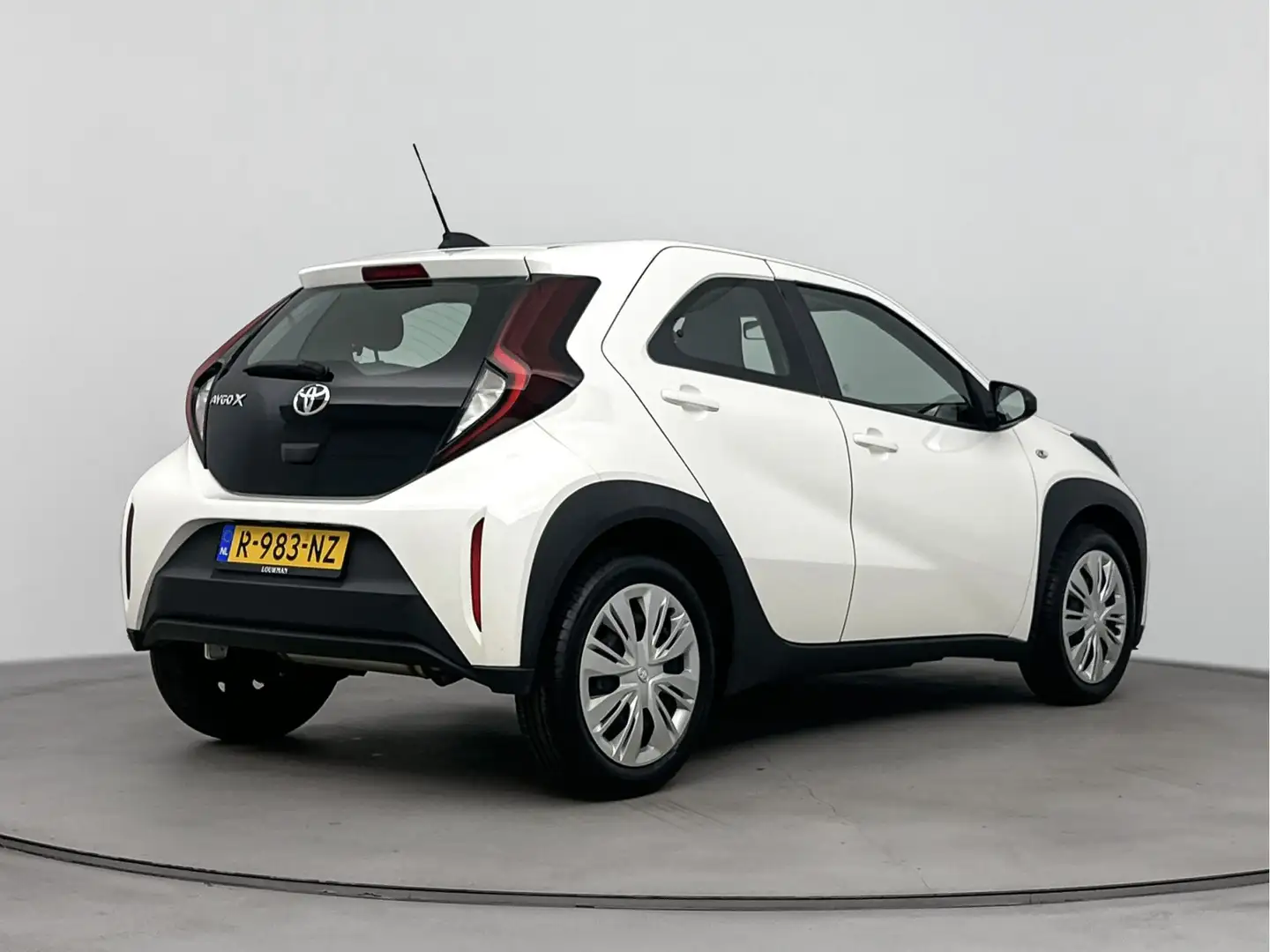 Toyota Aygo X 1.0 VVT-i MT Play | Apple Carplay & Android Auto | Wit - 2